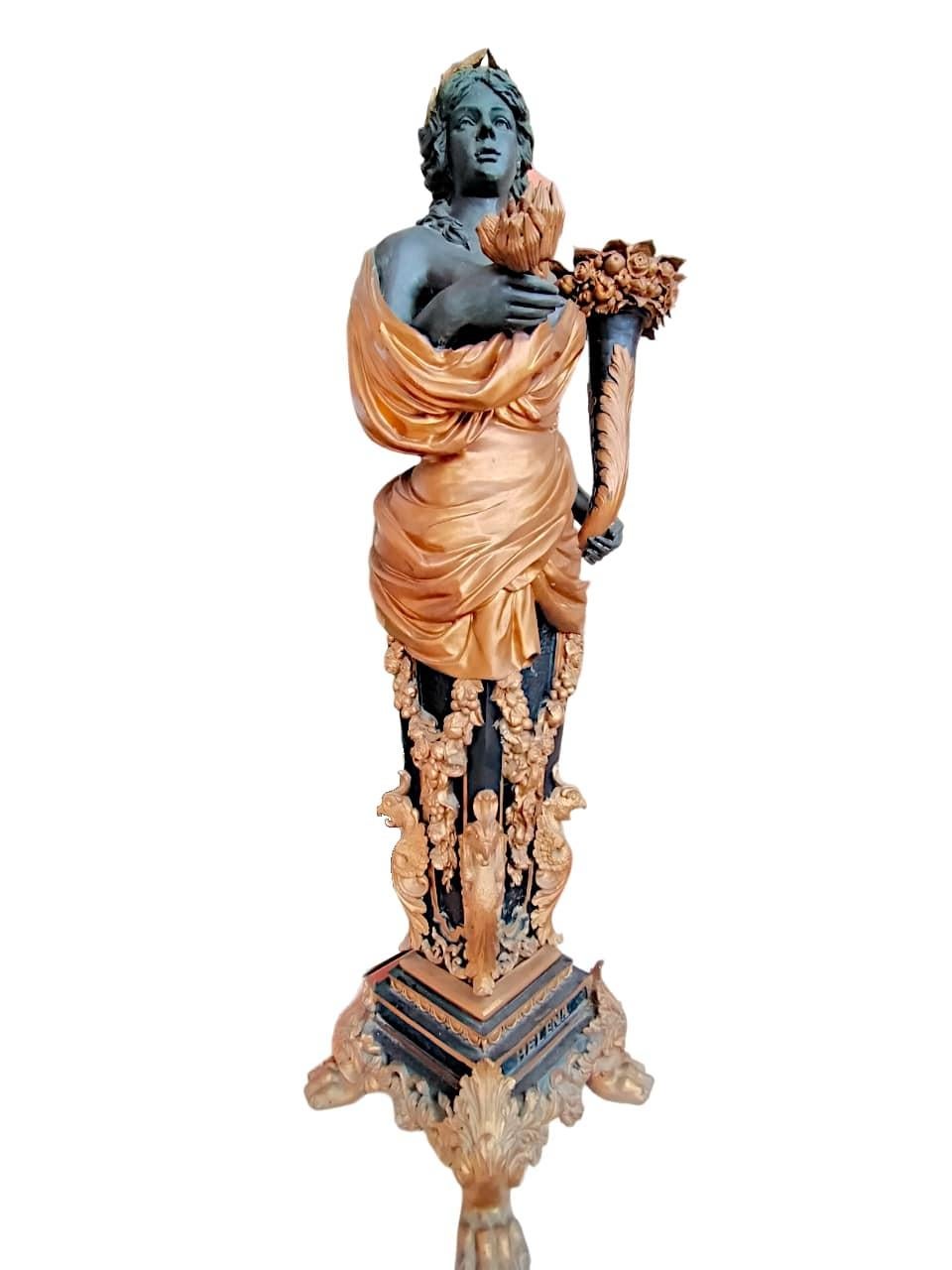 Empire Importante et impressionnante paire de sculptures en bronze du XIXe siècle en vente