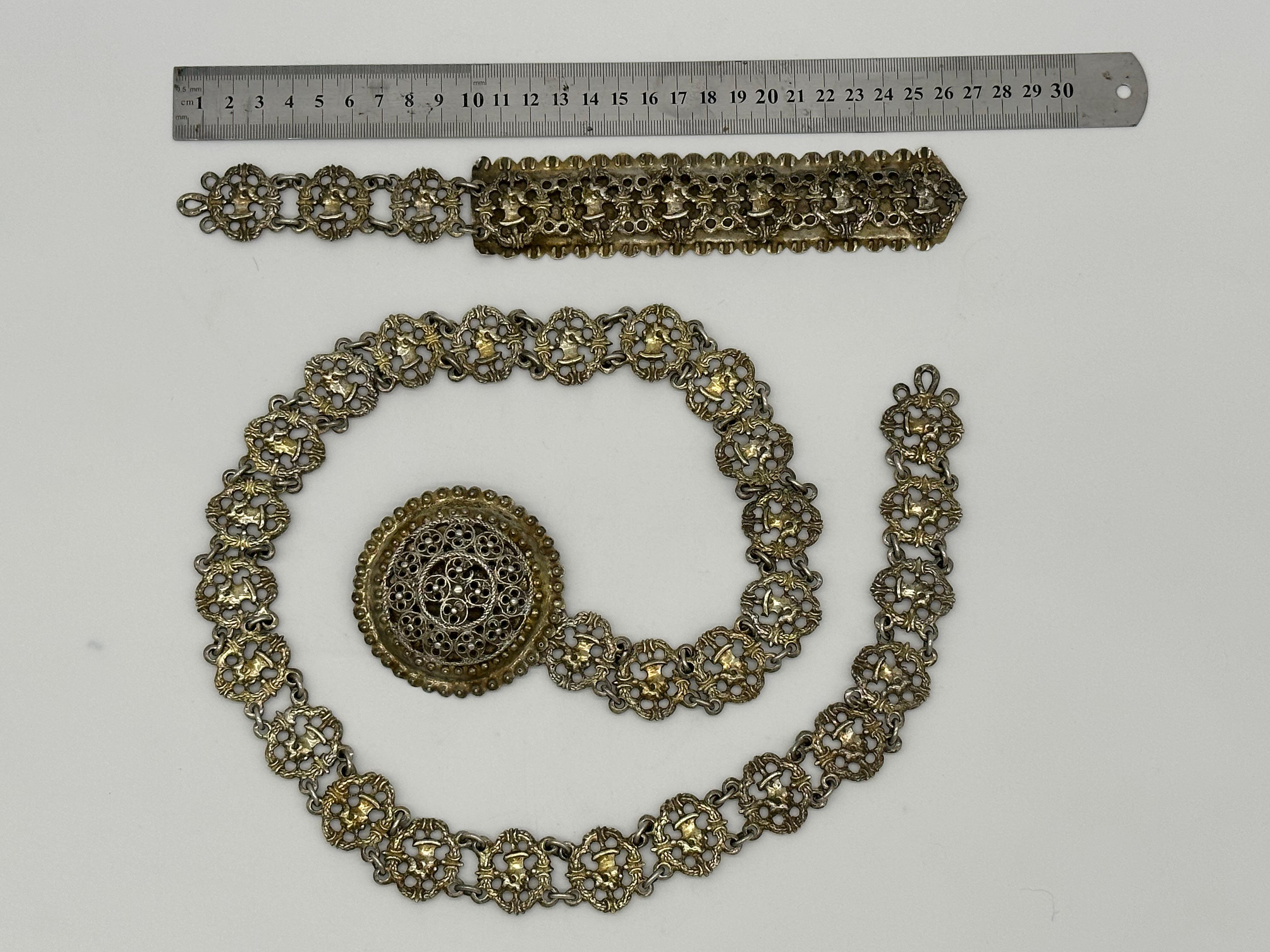 Important and rare jewish silver Sivlonot /wedding belt, Frankfurt 1707-1723  For Sale 7