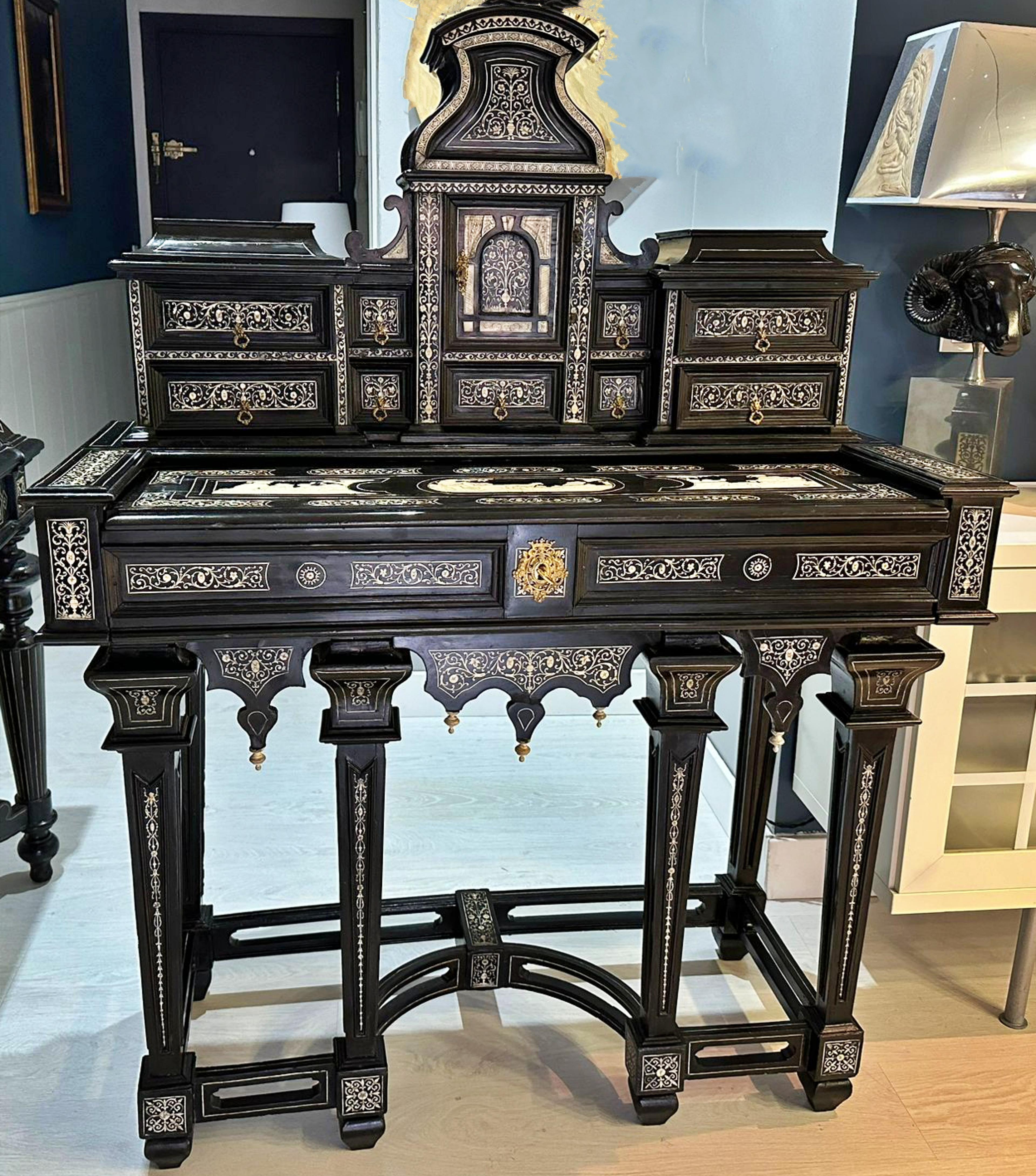 Joseph Bertin - Milan - Ebene Desk 19th Century

Magnificent ebene desk by the cabinetmaker Joseph Bertin from the 19th century with the manufacturer's signature and stamp.

This desk has been completely restored, following exhaustive work in