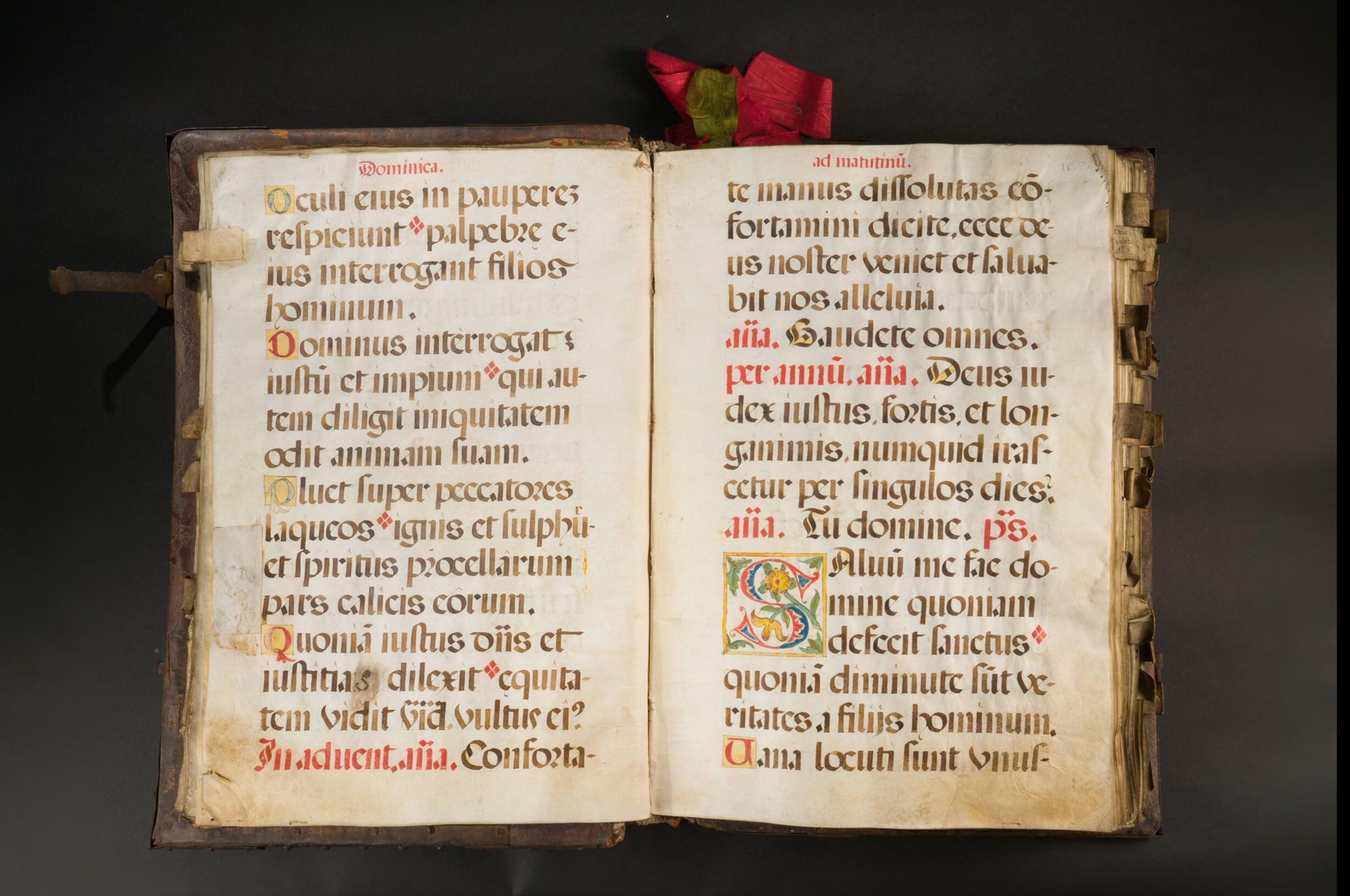 IMPORTANT AND RARE LITURGICAL PSALTER, Spain, 16th Century (1550-1750)

Psalterium iuxta Romanum (Liturgical Psalter according to the Roman Rite)
Latin (with Spanish additions), illuminated manuscript on parchment, Spain, circa 1550-1575

123 ff.,