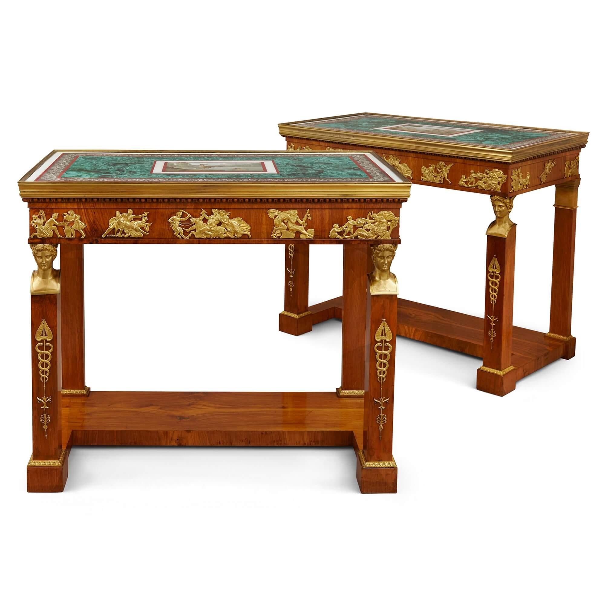 Empire Importante et très rare paire de tables console en micromosaïque, malachite et noyer en vente