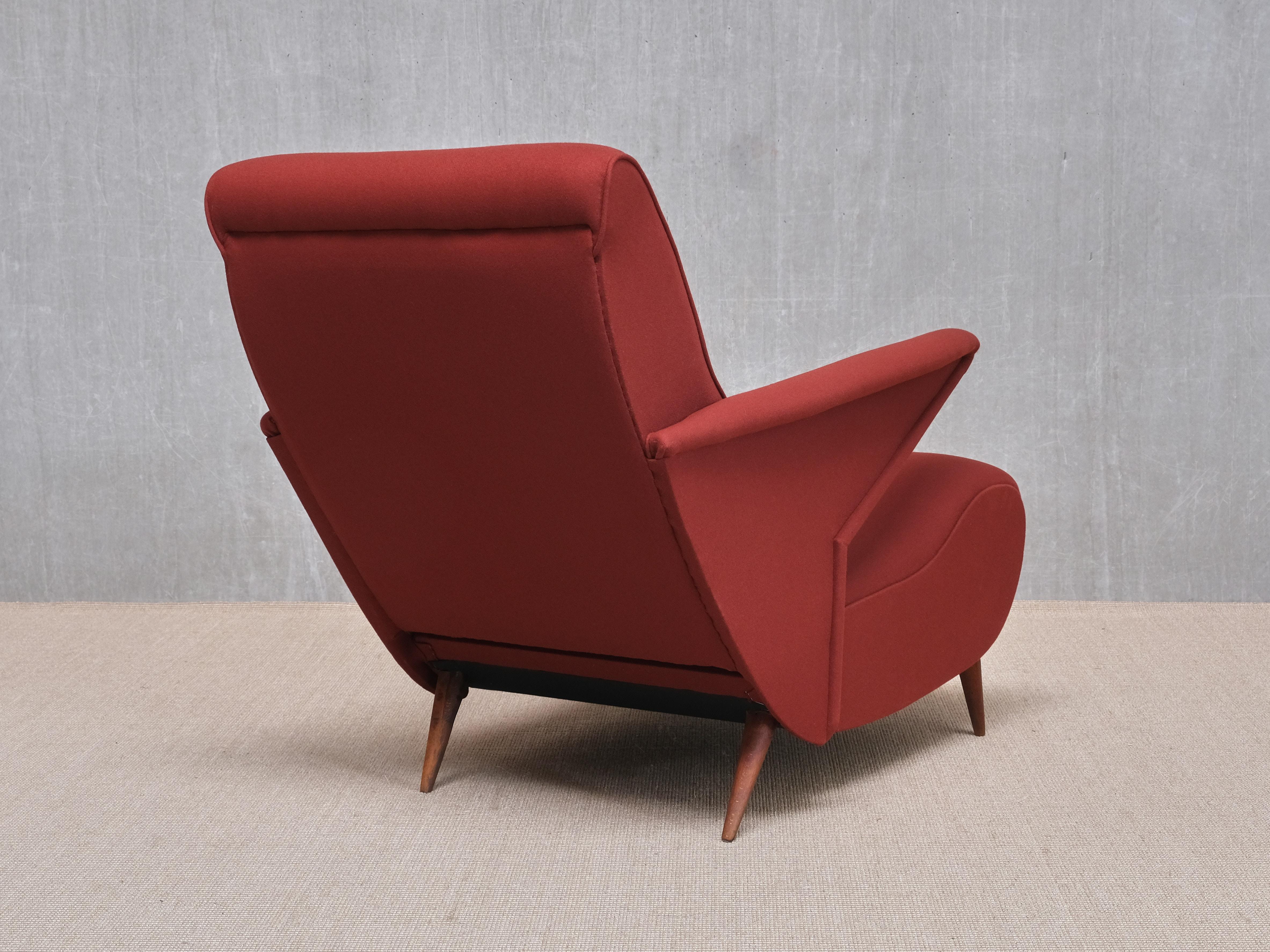 Important Angelo Banfi Reclining Armchair in Dedar Wool and Walnut, Italy, 1944 For Sale 4