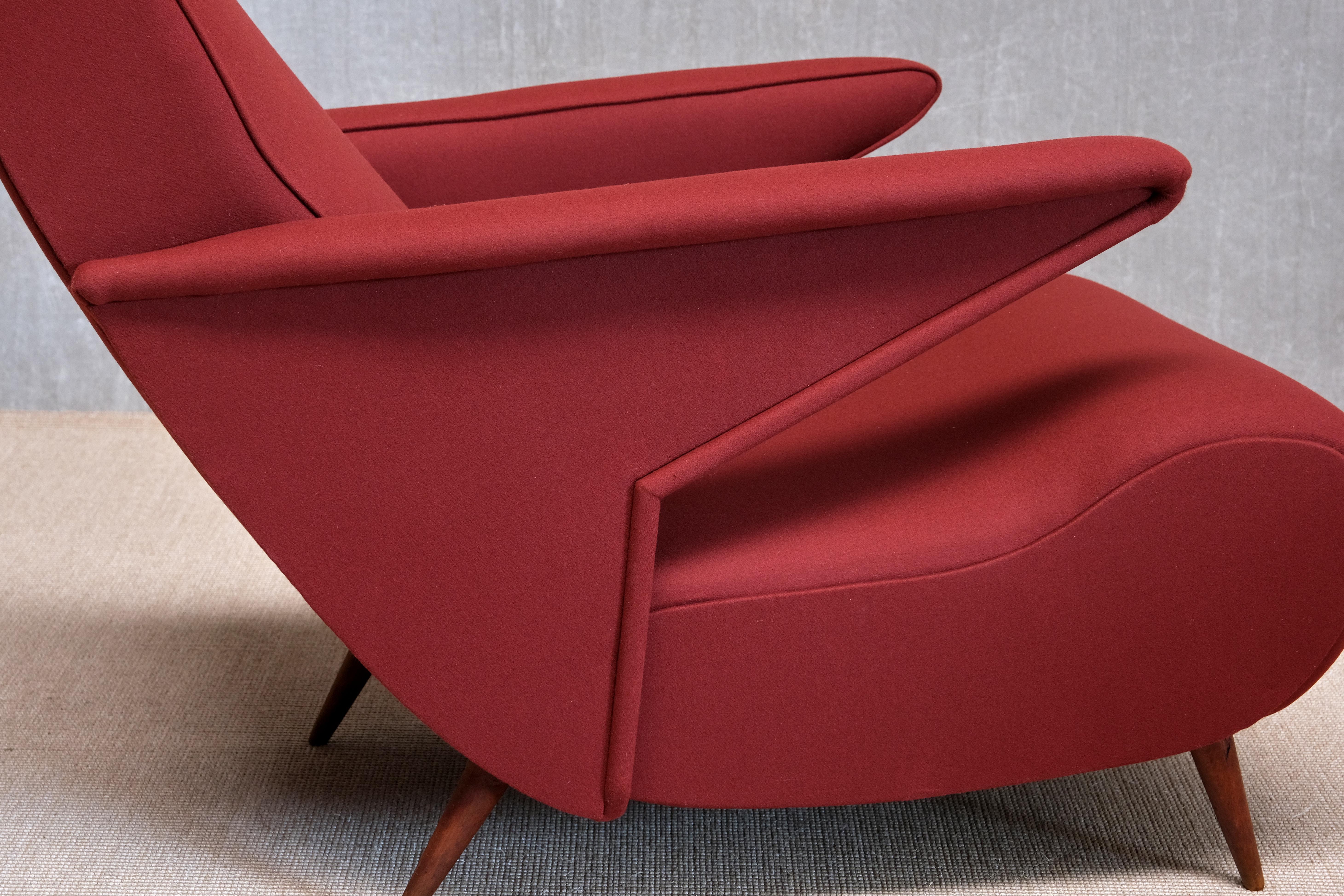 Important Angelo Banfi Reclining Armchair in Dedar Wool and Walnut, Italy, 1944 In Good Condition For Sale In The Hague, NL