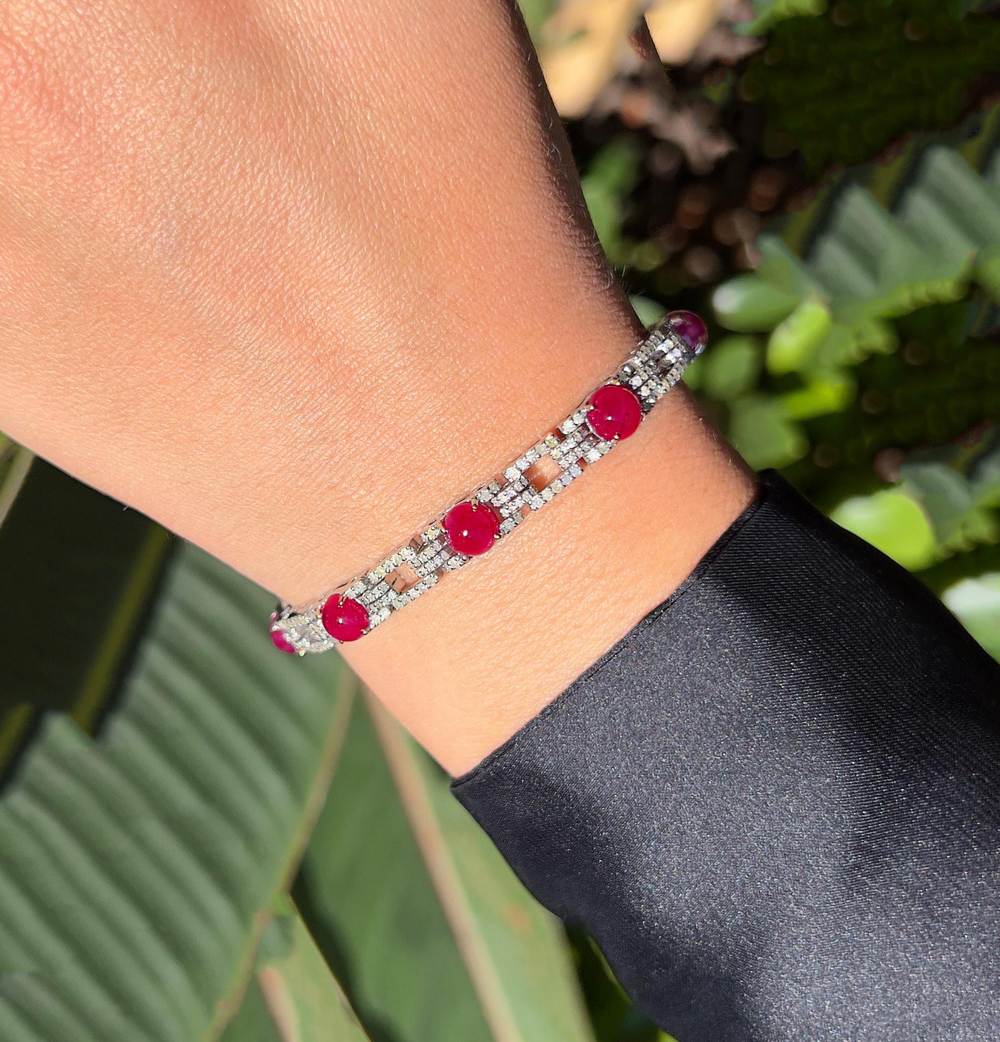 Cabochon Important Antique 18 Carats Ruby and Diamond Bracelet For Sale