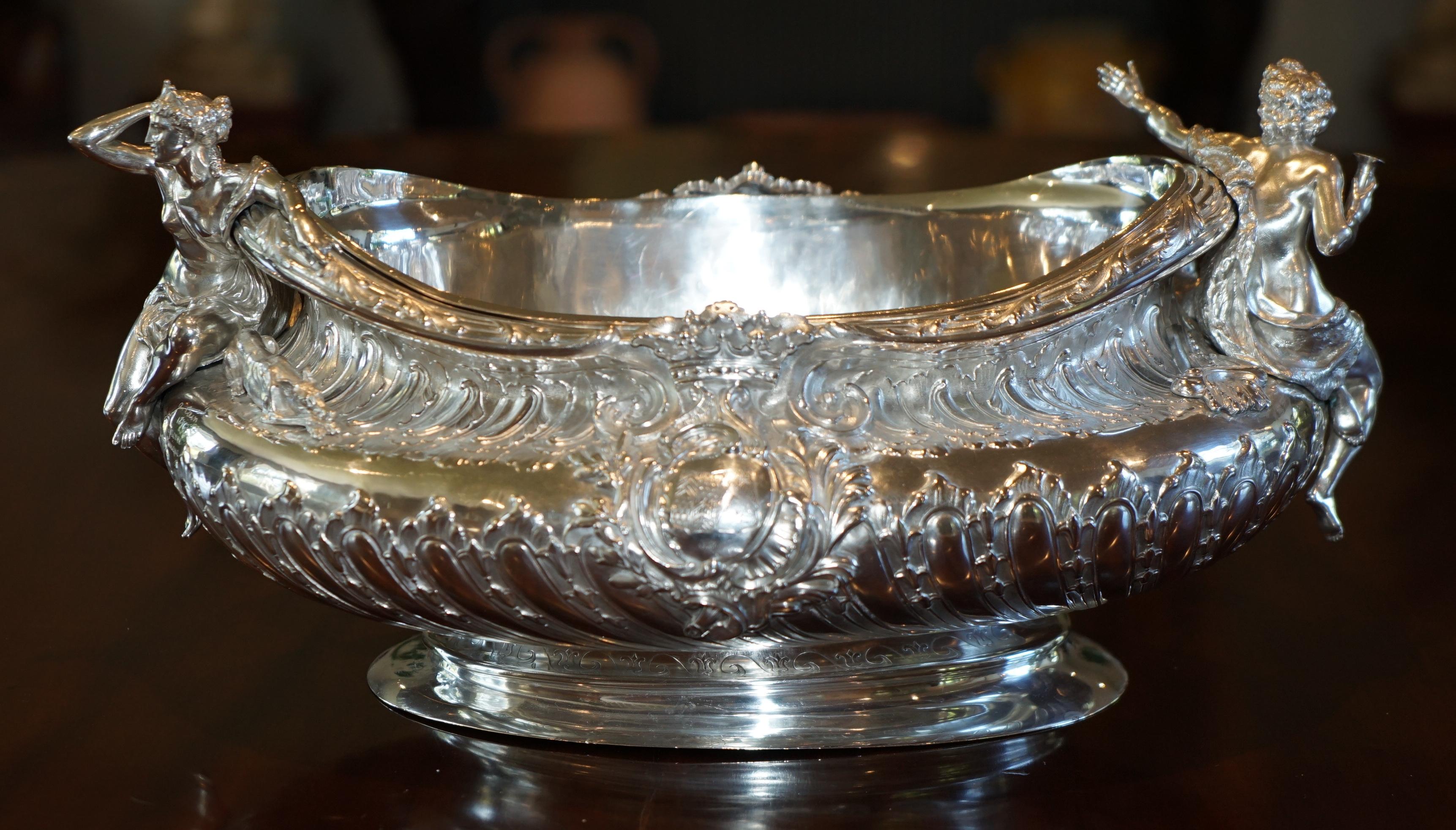 IMPORTANT ANTiQUE 1870 ÉMILE HUGO WINE CISTERN WITH ARMORIAL CREST COST OF ARMS For Sale 7