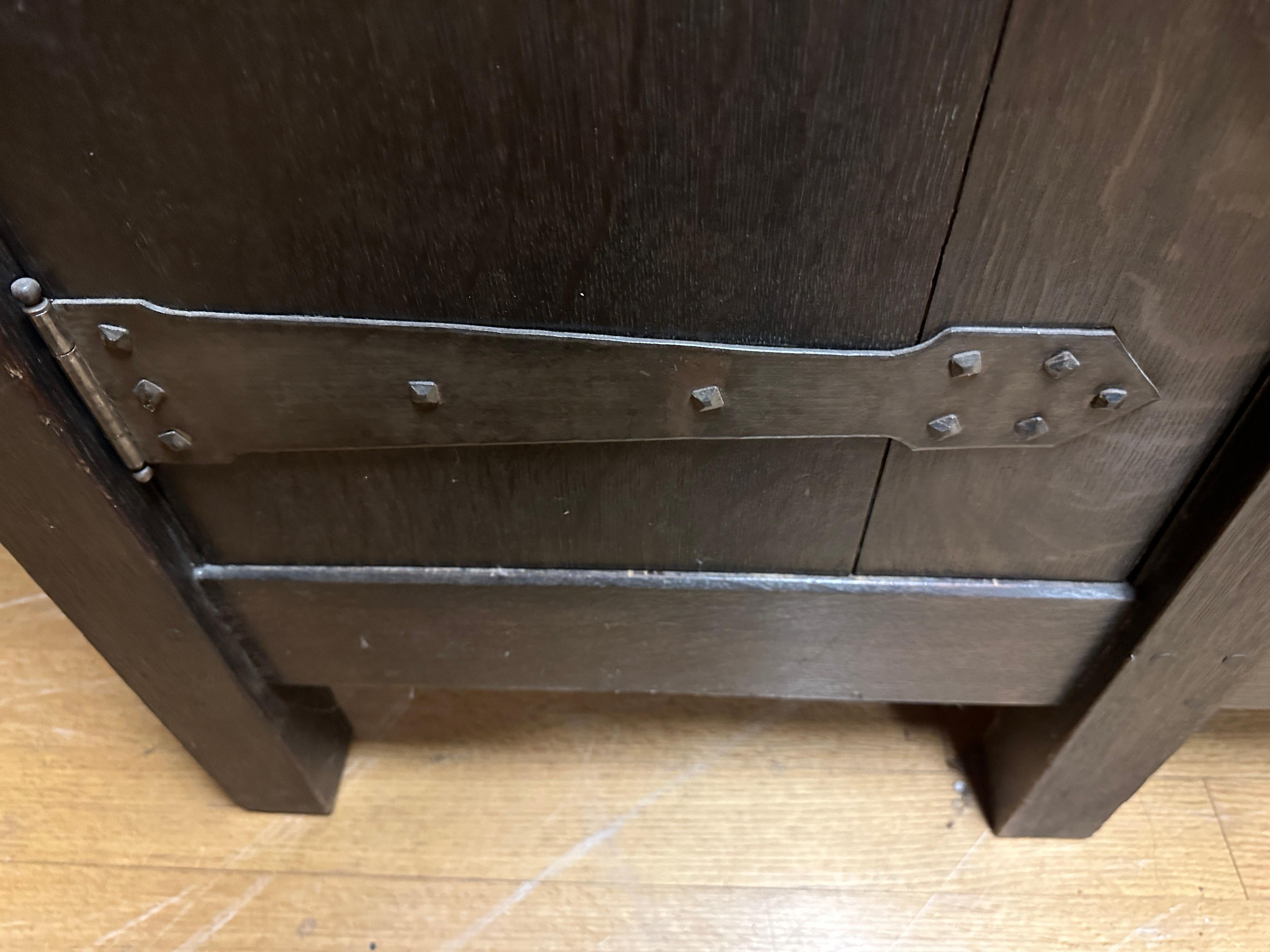 Important Antique 8-Leg 1901 Sideboard by Gustav Stickley 9