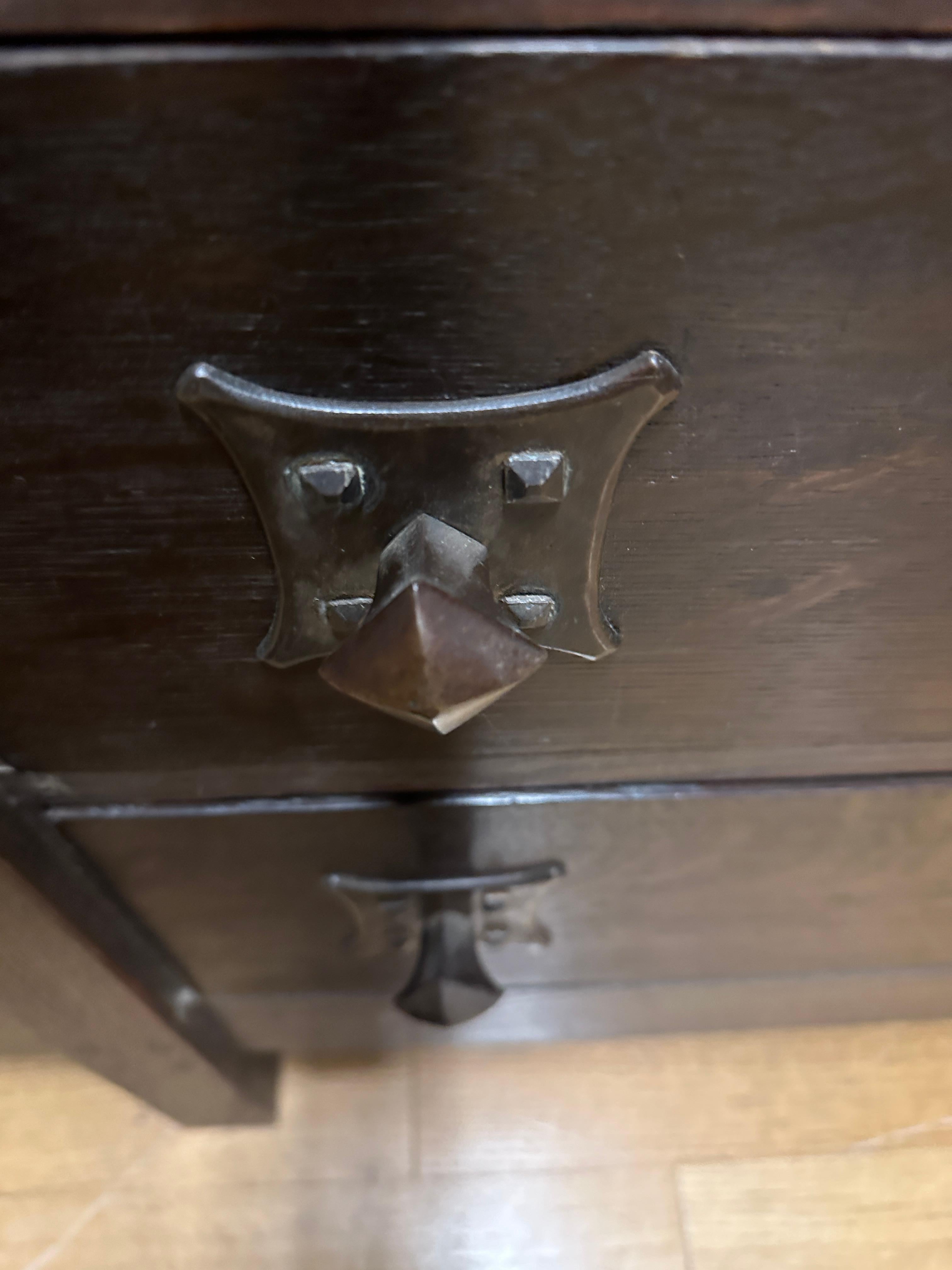 Important Antique 8-Leg 1901 Sideboard by Gustav Stickley 11