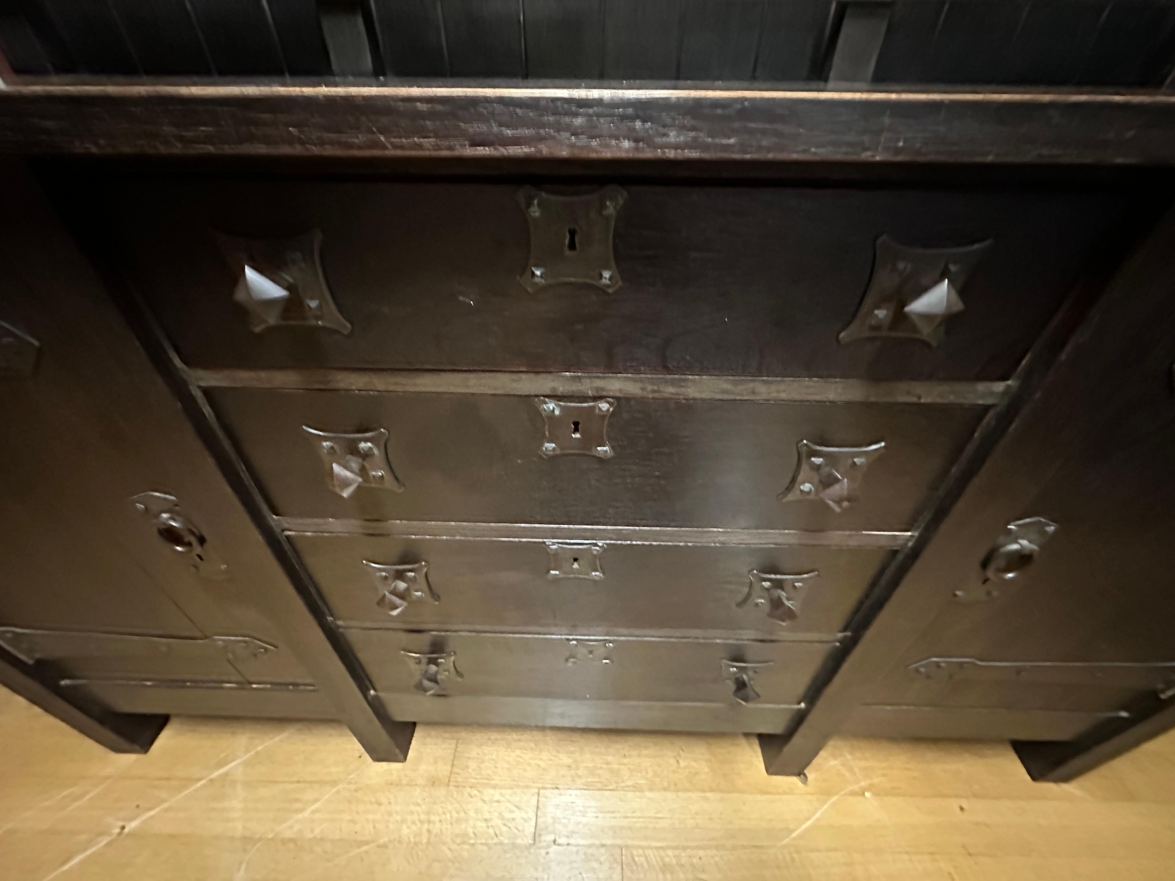 Early 20th Century Important Antique 8-Leg 1901 Sideboard by Gustav Stickley