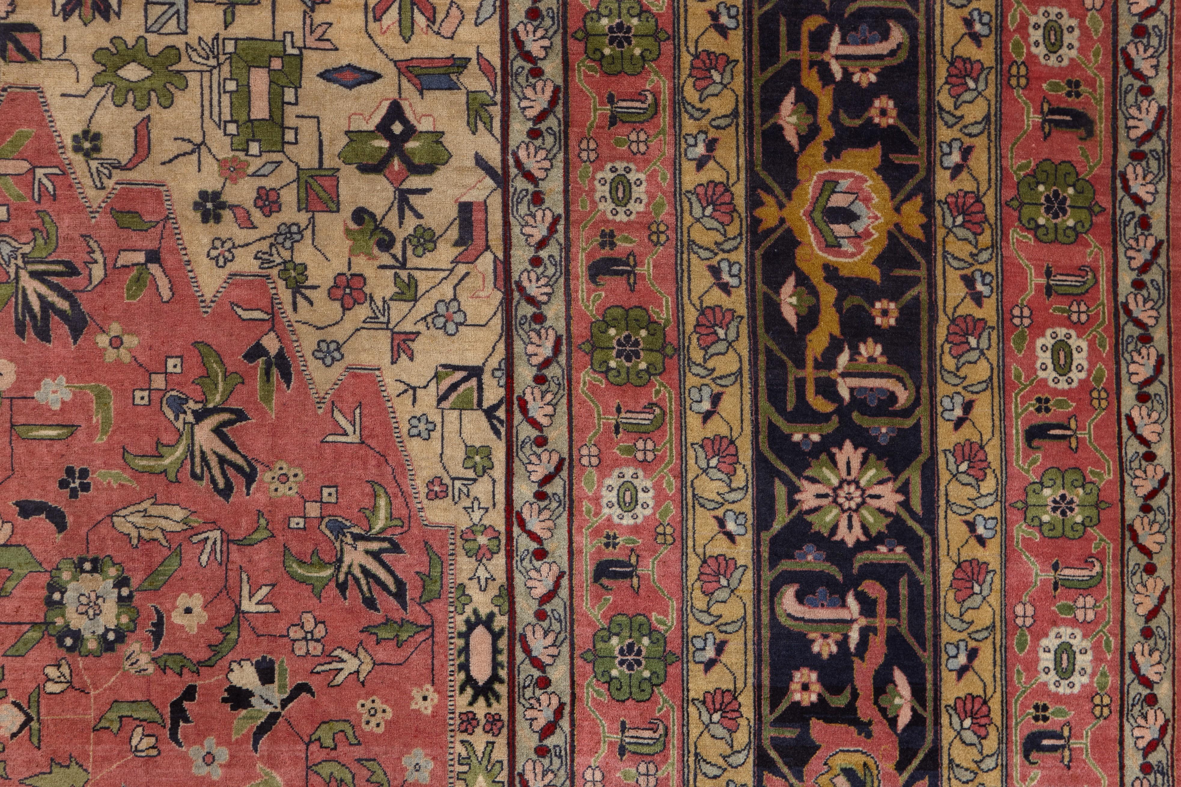 Indien Important Antique Amritsar Carpet en vente