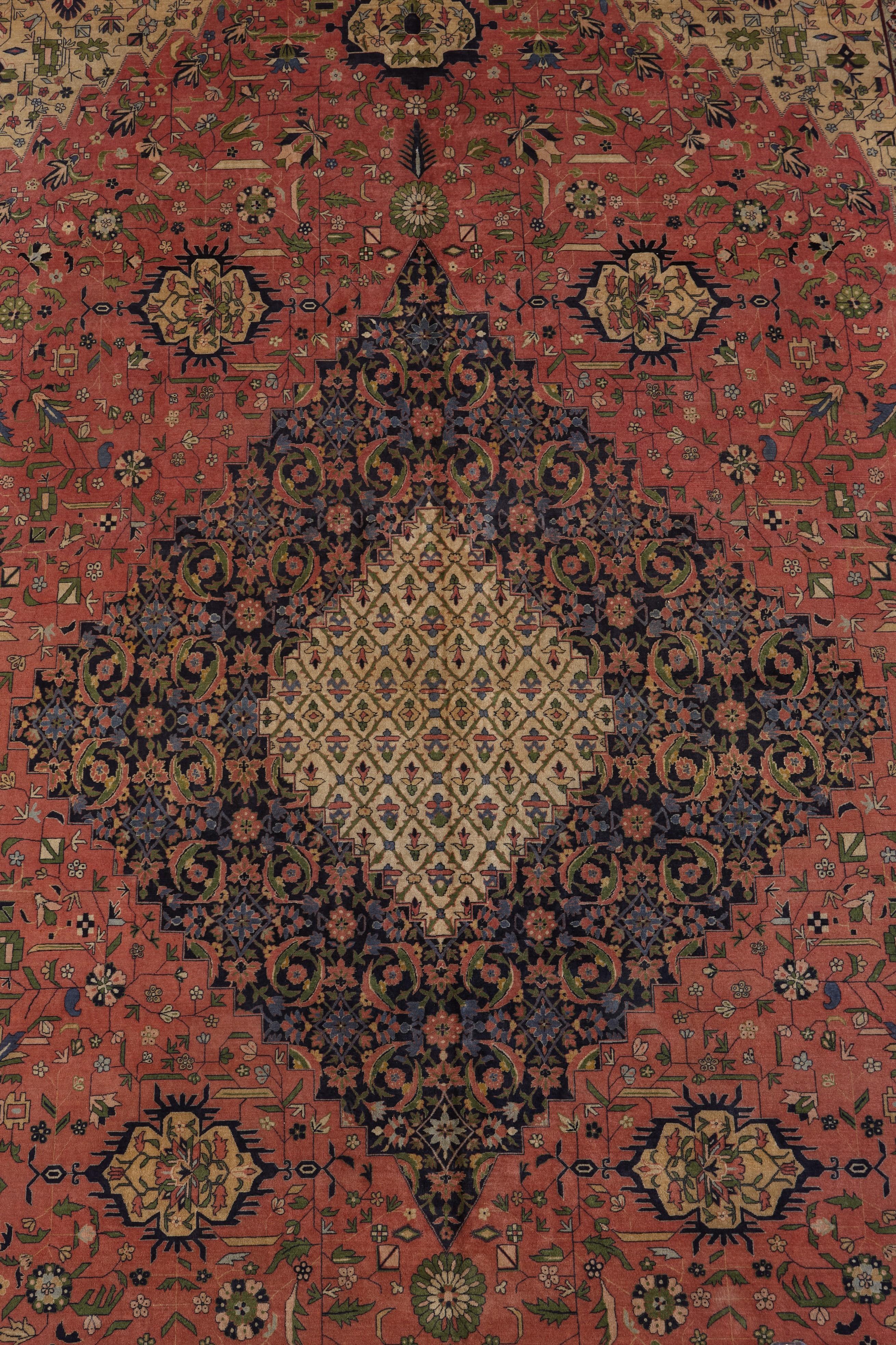 Important Antique Amritsar Carpet Excellent état - En vente à Beirut, LB