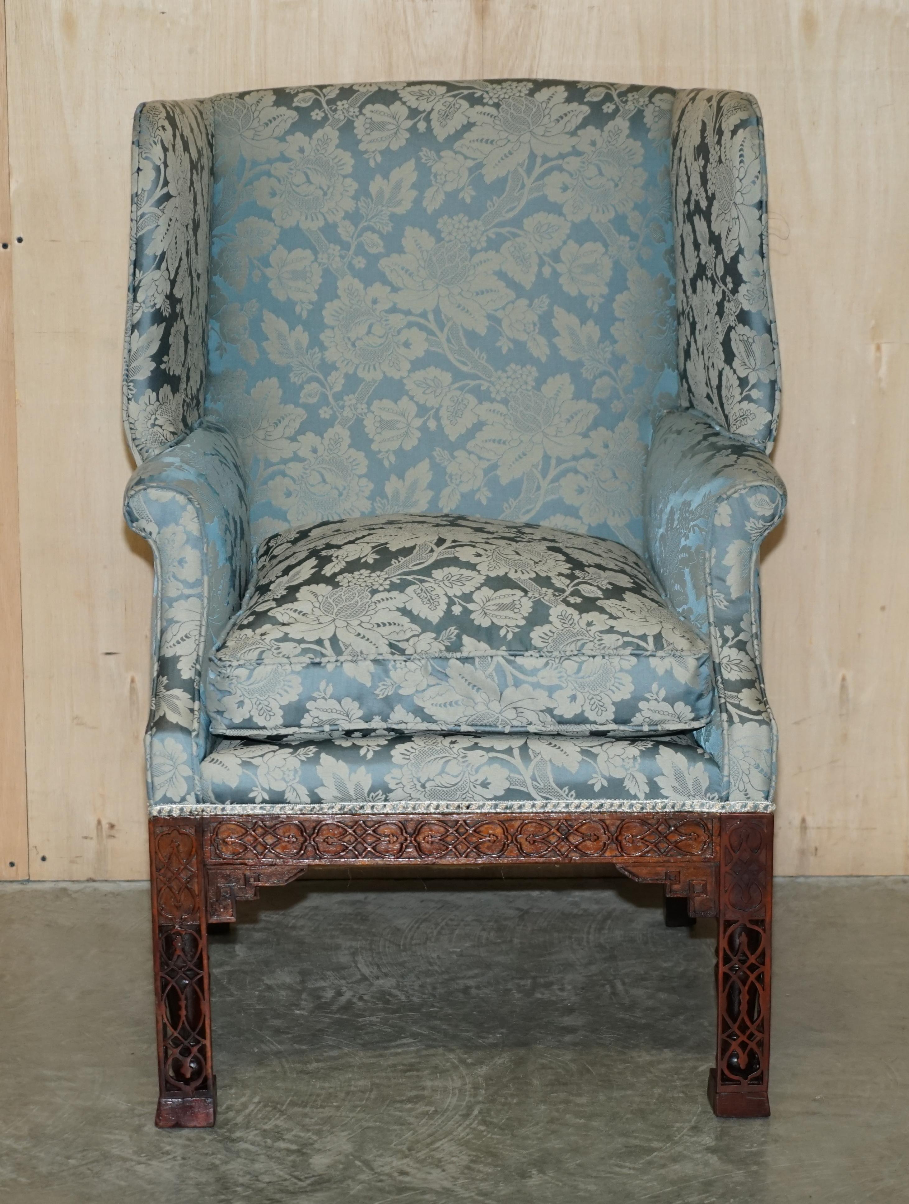 ANTIQUE CIRCA 1820 THOMAS CHIPPENDALE HAND CARVED WiNGBACK ARMCHAIR (Chinese Chippendale) im Angebot