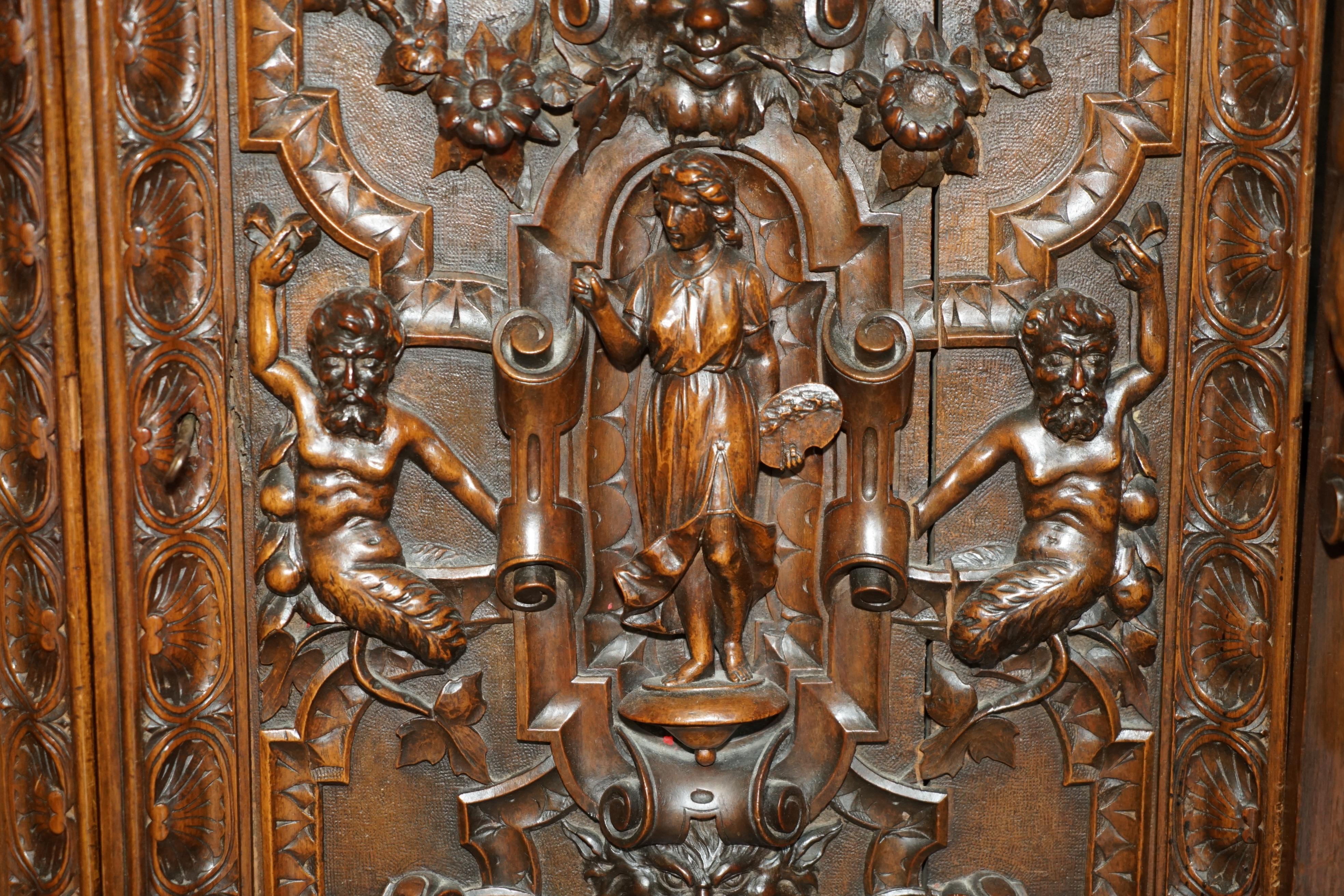 IMPORTANT ANTIQUE CIRCA 1850 FRENCH WALNUT ORNATELY CARVED BUFFET SiDEBOARD For Sale 3
