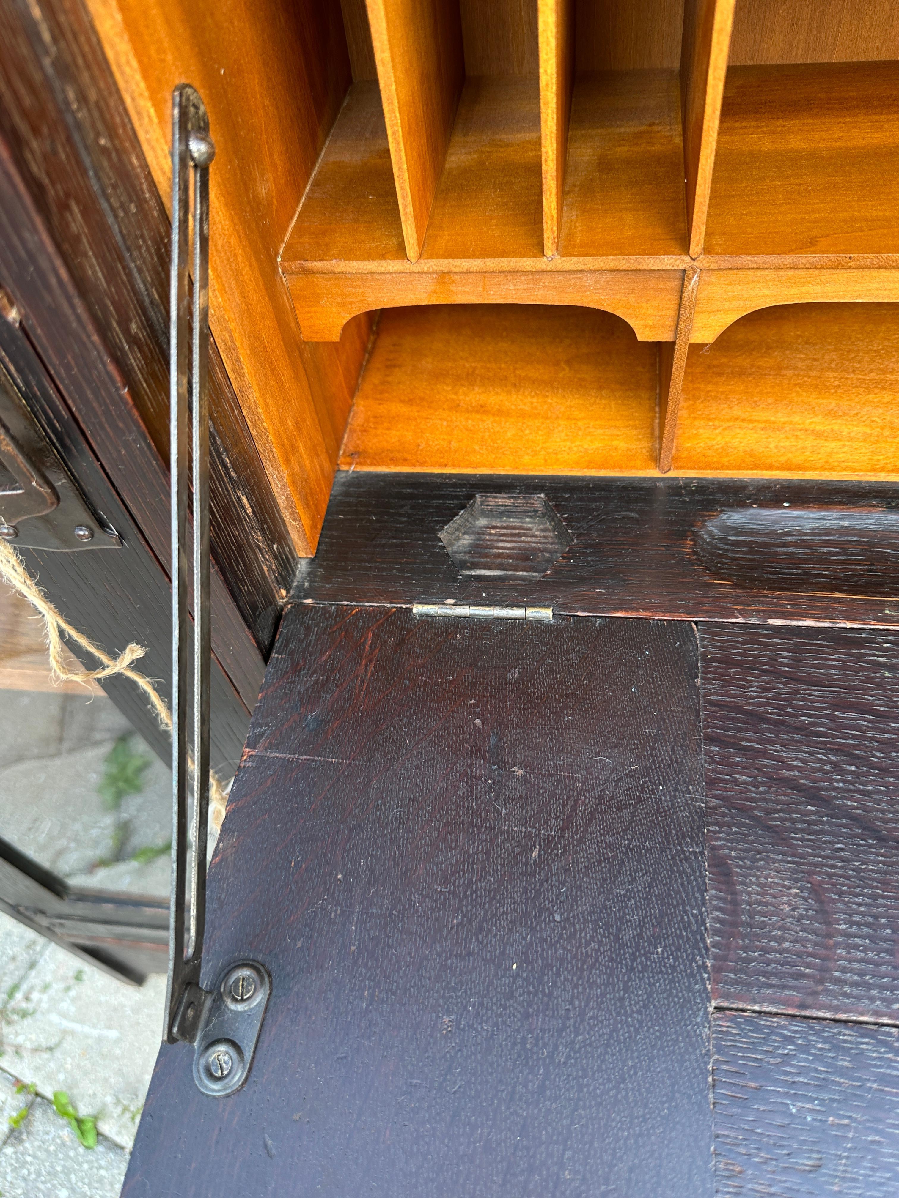 IMPORTANT Antique Desk/Bookcase by Gustav Stickley -W7794           MUST    SELL In Good Condition For Sale In Shamokin Dam, PA