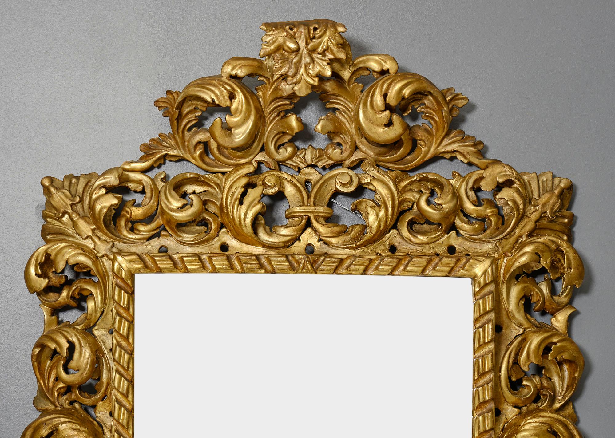 Antiker italienischer Barockspiegel im Stil der Jahrhundertmitte (Frühes 19. Jahrhundert) im Angebot