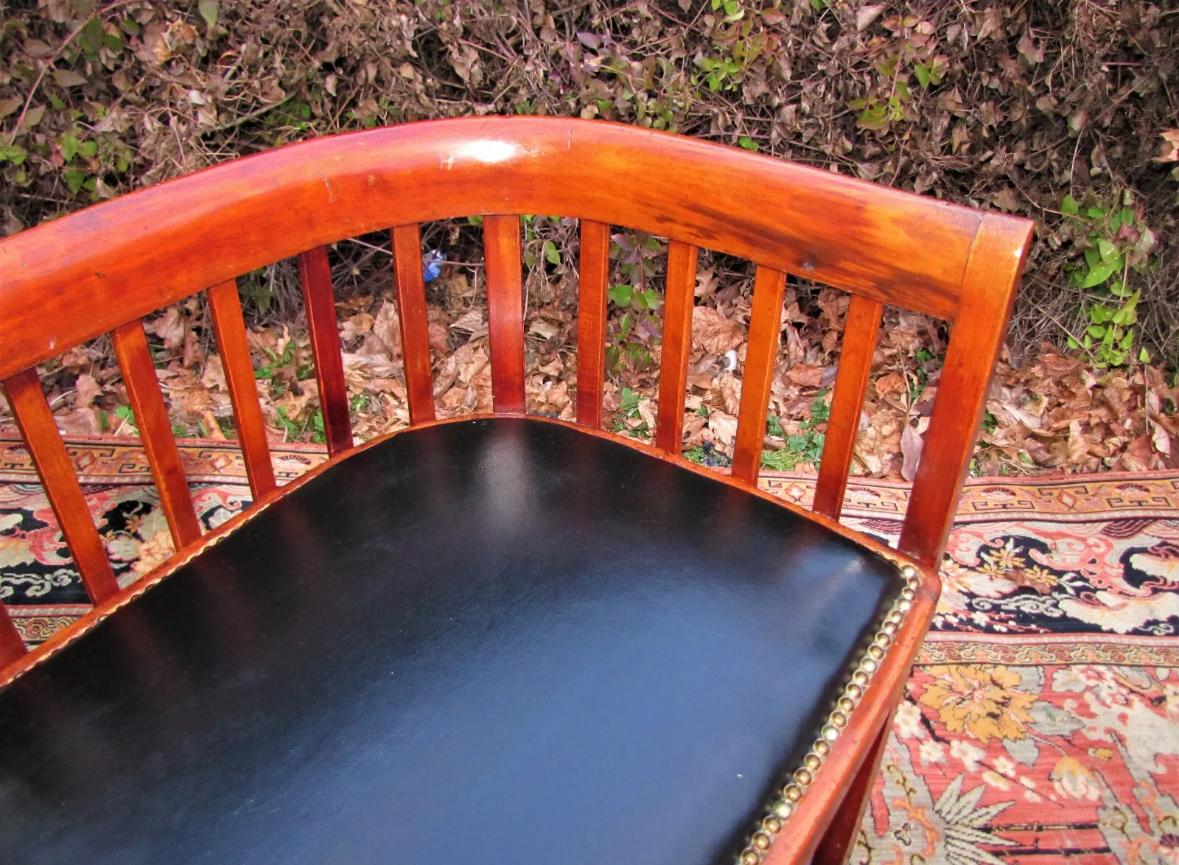 Important Antique Josef Hoffmann Arts & Crafts Settee -stickley era W5278  SALE In Good Condition For Sale In Shamokin Dam, PA