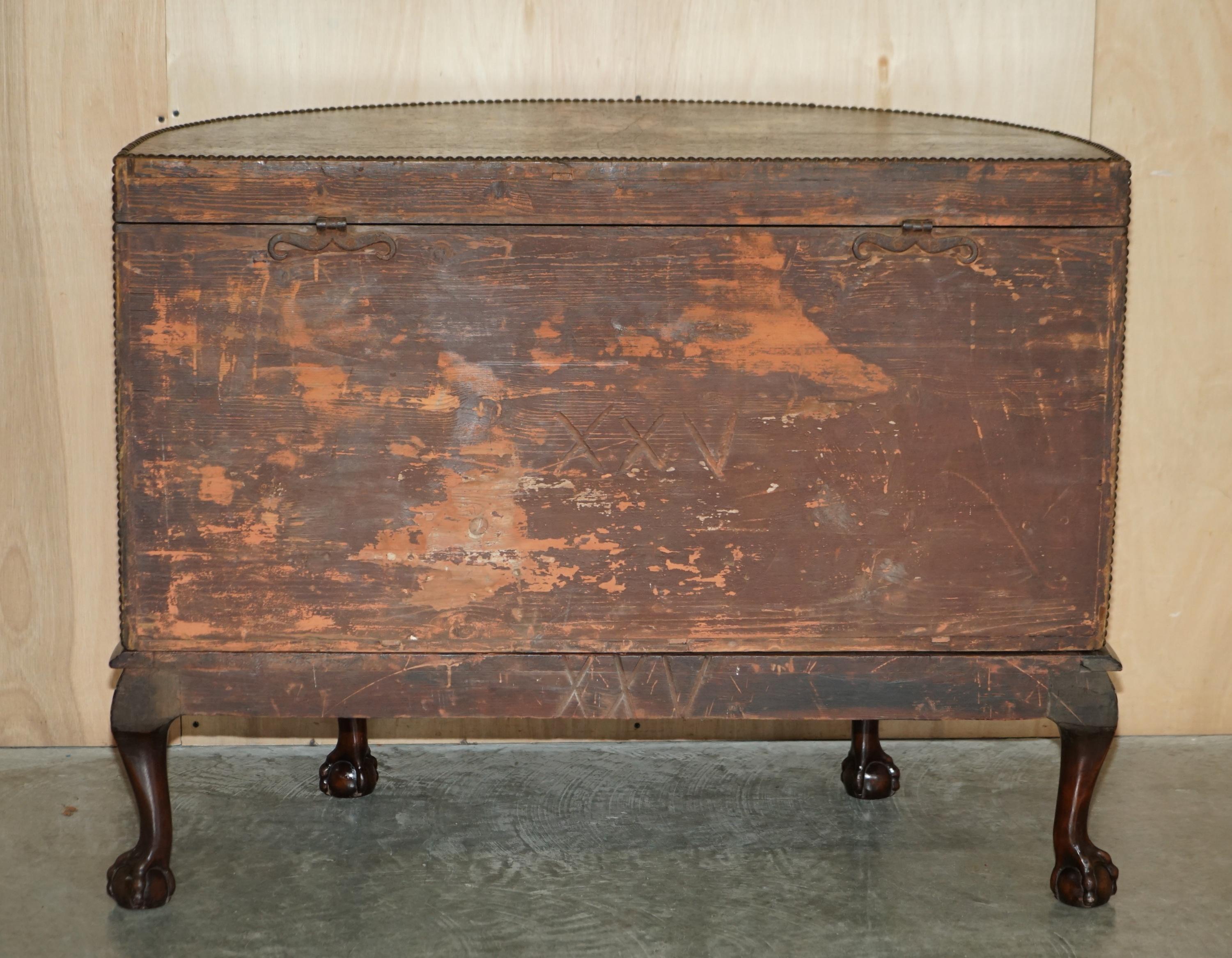 IMPORTANT ANTIQUE MUSEUM QUALITY CLAW & BALL LEATHER PAiNTED HALF MOOD SIDEBOARD For Sale 7