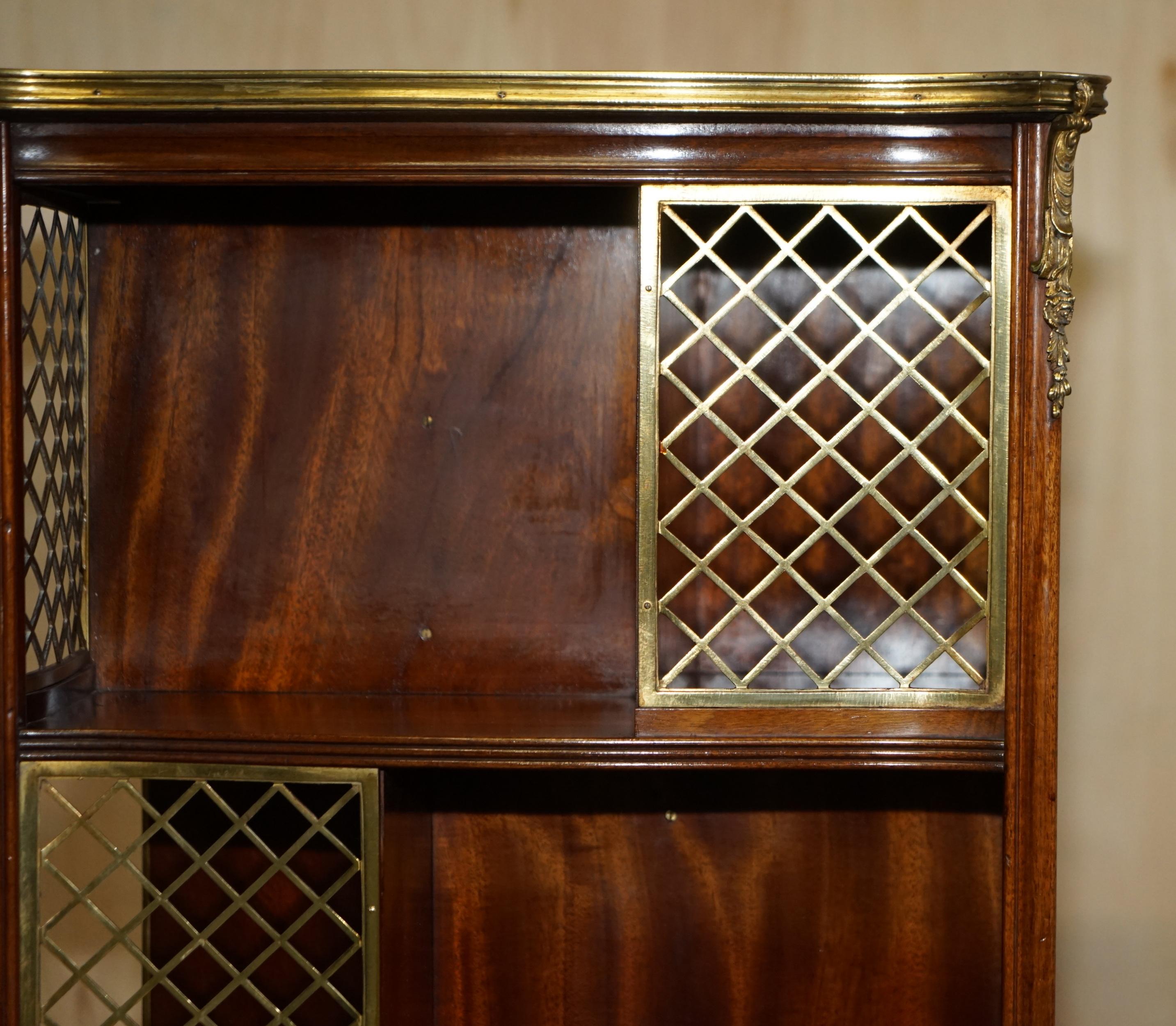 Important Antique Regency circa 1810 Brass & Walnut Revolving Bookcase Table 3