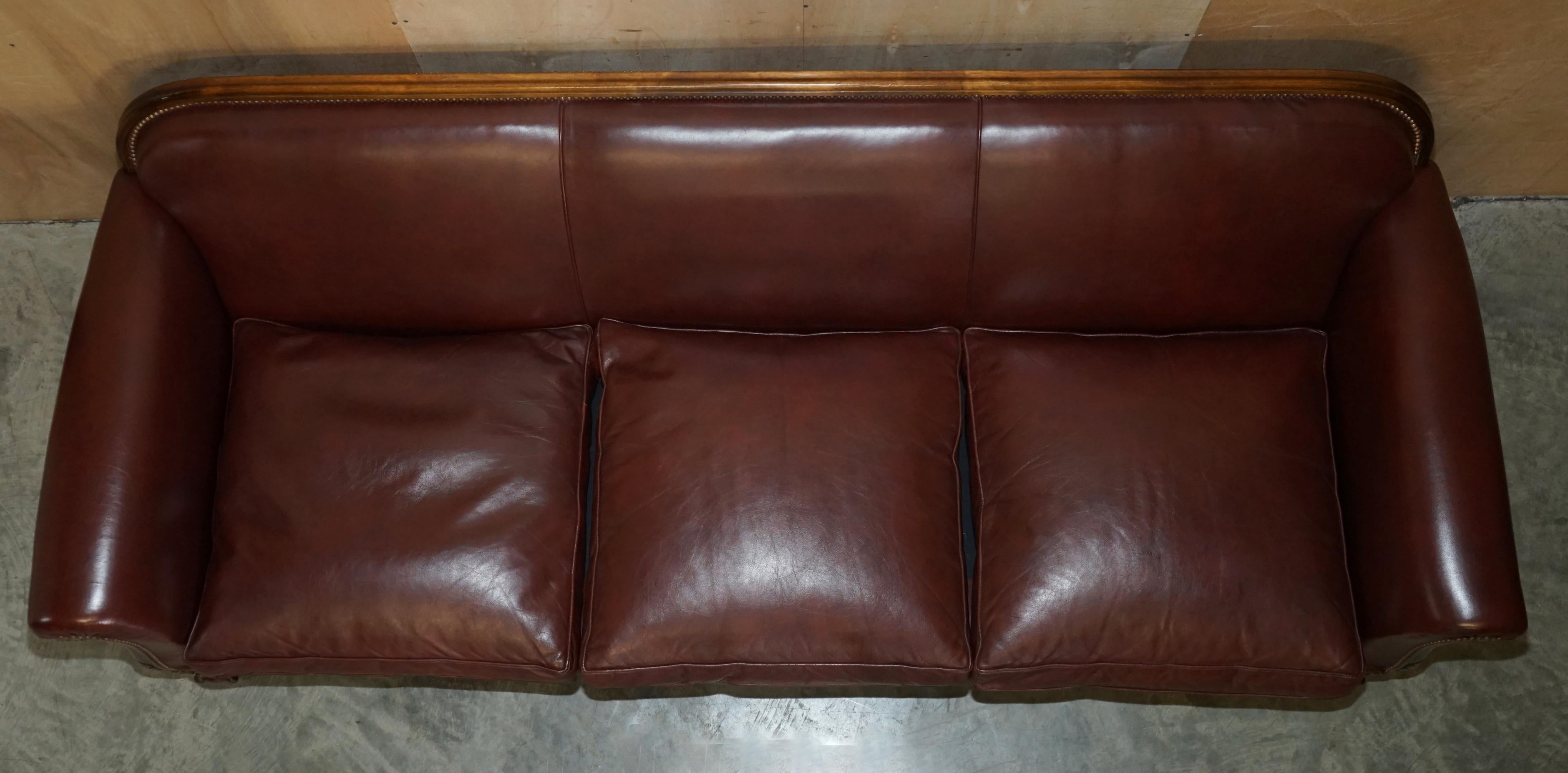 Important Antique Victorian Claw & Ball Feet Brown Leather Walnut Club Sofa For Sale 3