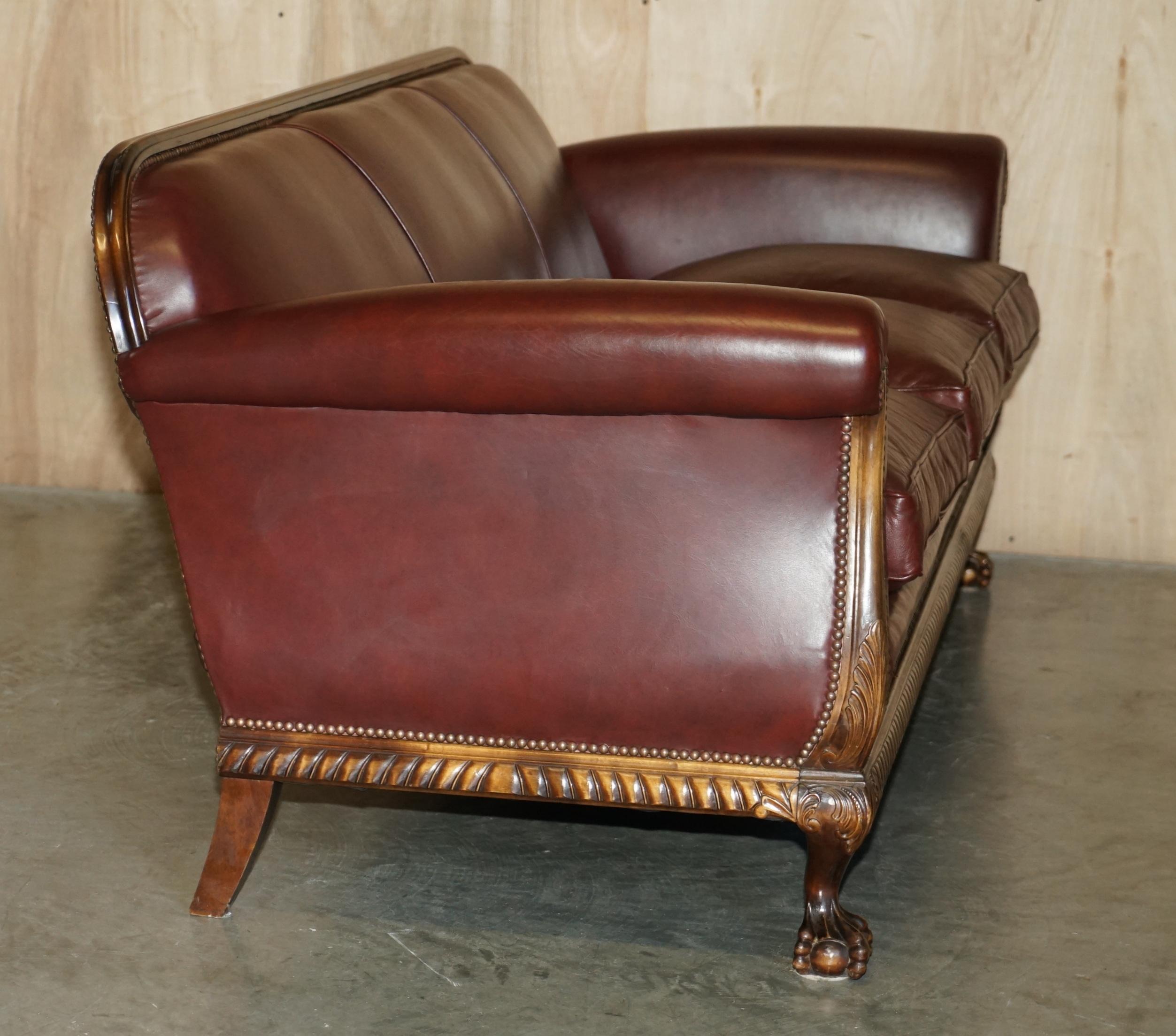Important Antique Victorian Claw & Ball Feet Brown Leather Walnut Club Sofa For Sale 10