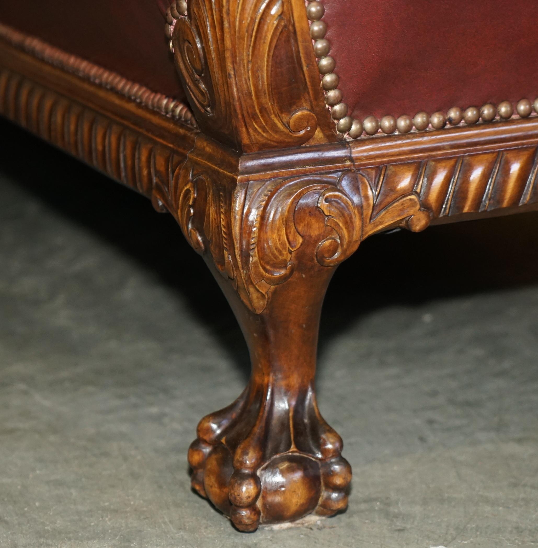 Important Antique Victorian Claw & Ball Feet Brown Leather Walnut Club Sofa For Sale 13