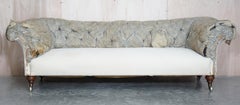 Howard &amp; Son's Chesterfield Sofa Inc. important tissu à carreaux victorien ancien