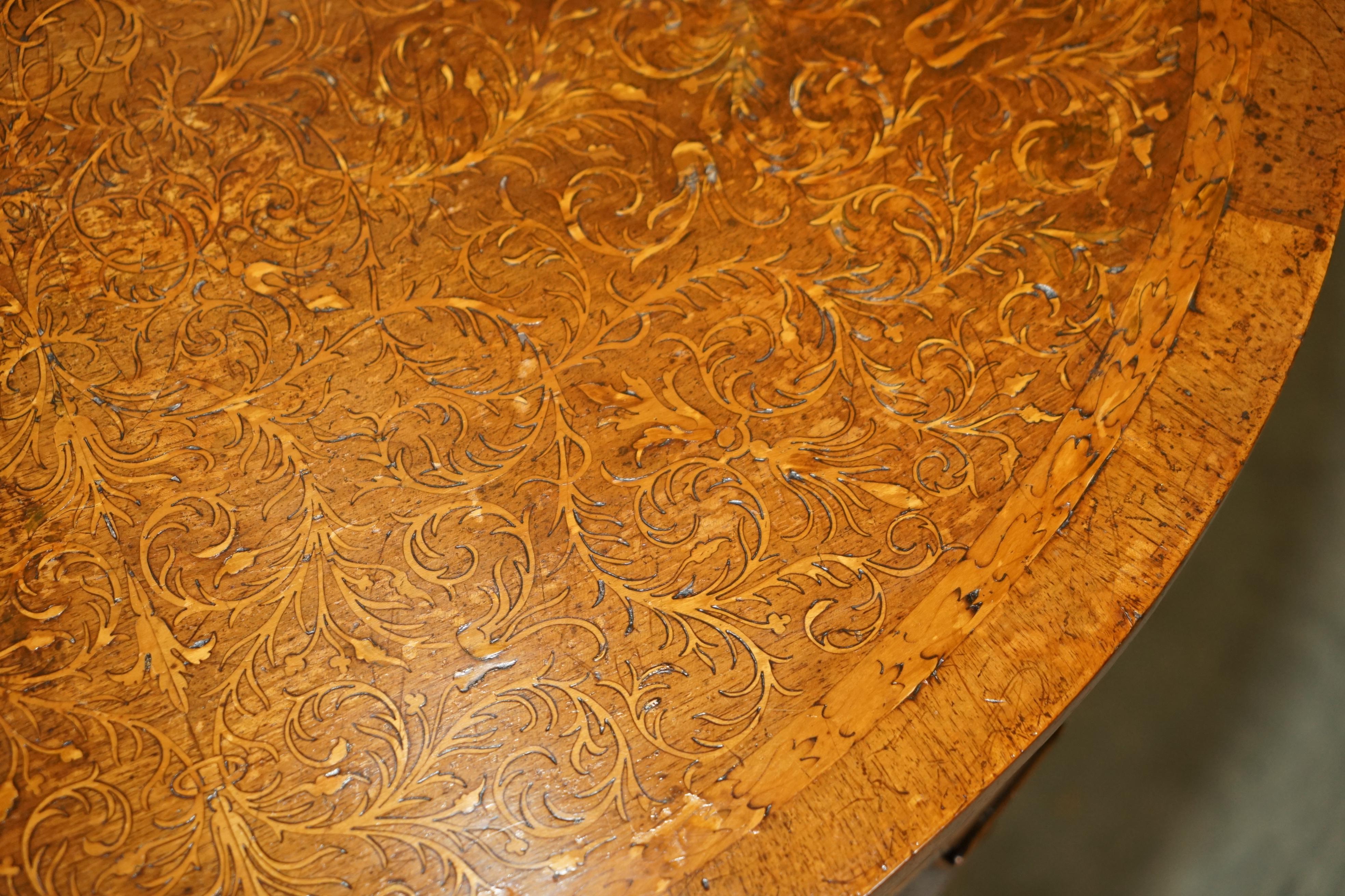 IMPORTANT ANTiQUE WILLIAM & MARY FULLY RESTORED SEAWEED MARQUETRY OVAL TABLE For Sale 2