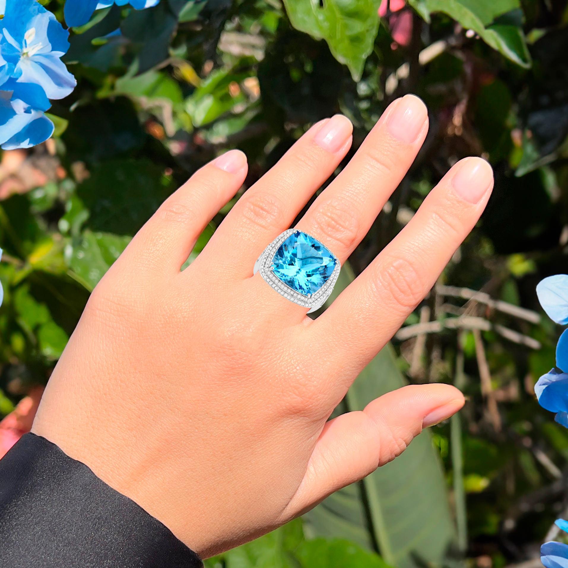 Cushion Cut Important Aquamarine Cocktail Ring Double Diamond Halo 13.5 Carats For Sale