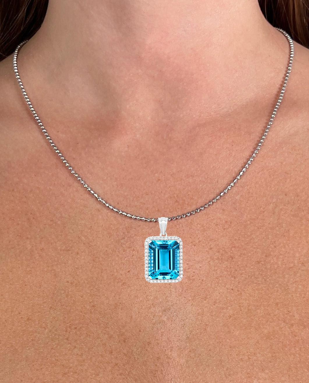 Contemporary Important Aquamarine Pendant Necklace With Diamonds 17.8 Carats 14K Gold For Sale