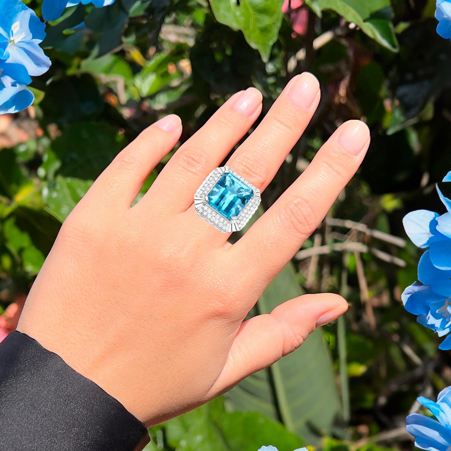 Emerald Cut Important Aquamarine Ring Diamond Halo 14 Carats 14K Gold For Sale