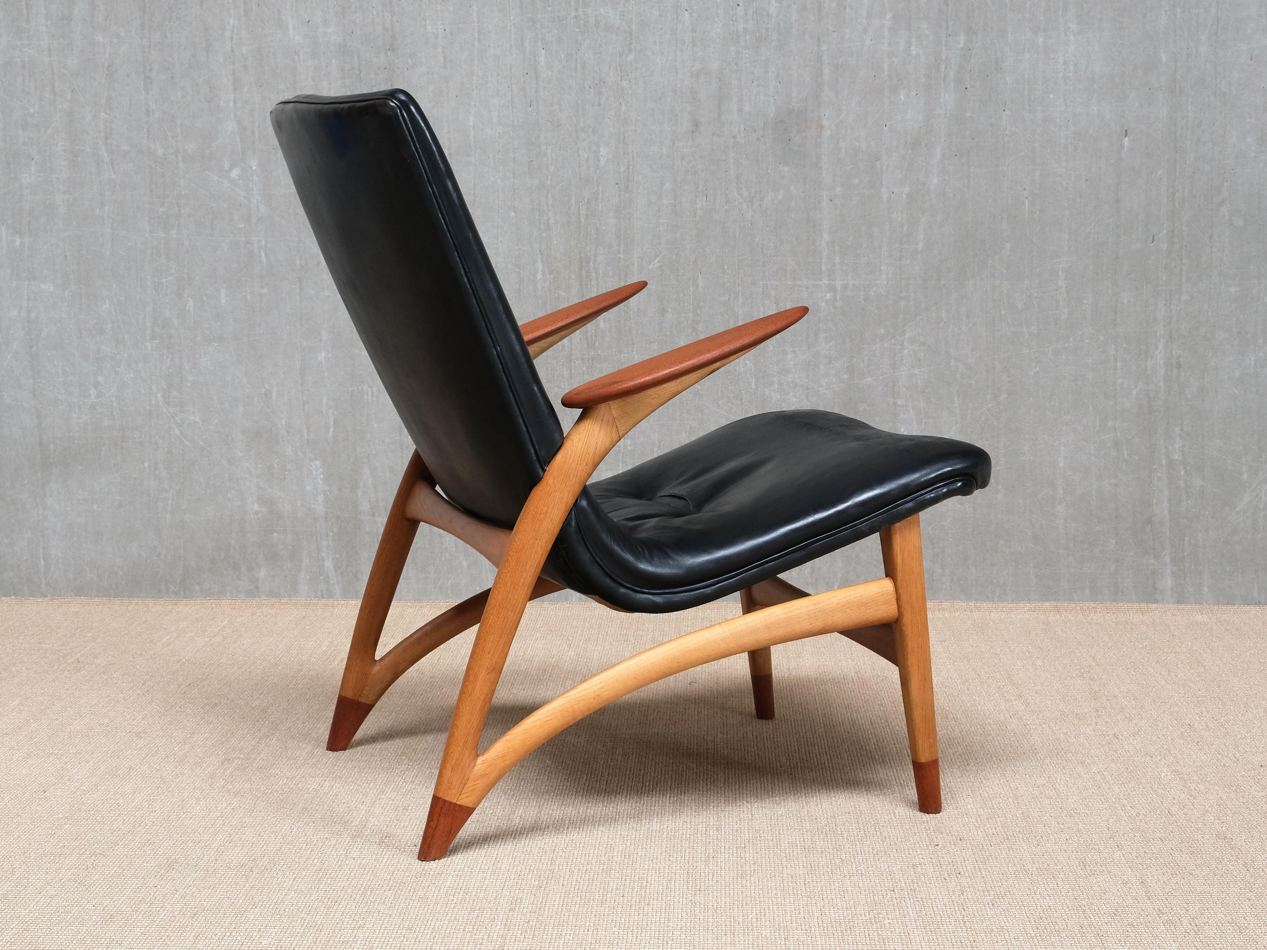 Wichtiger Arne Hovmand-Olsen Sessel in schwarzem Leder, Eiche, Teak, Dänemark, 1952 im Angebot 2