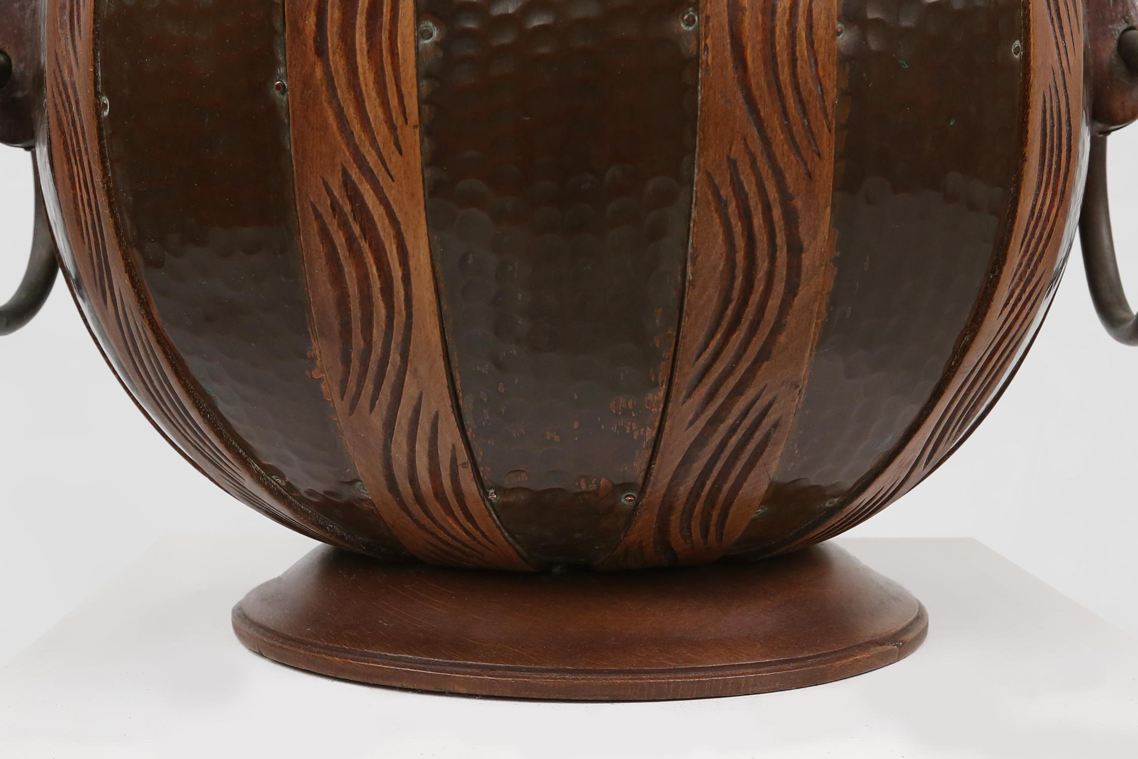 Importante jarrón bola Art Déco de Gustave Surrurier-Bovy, Bélgica ca. 1920 en Bueno estado para la venta en Meulebeke, BE