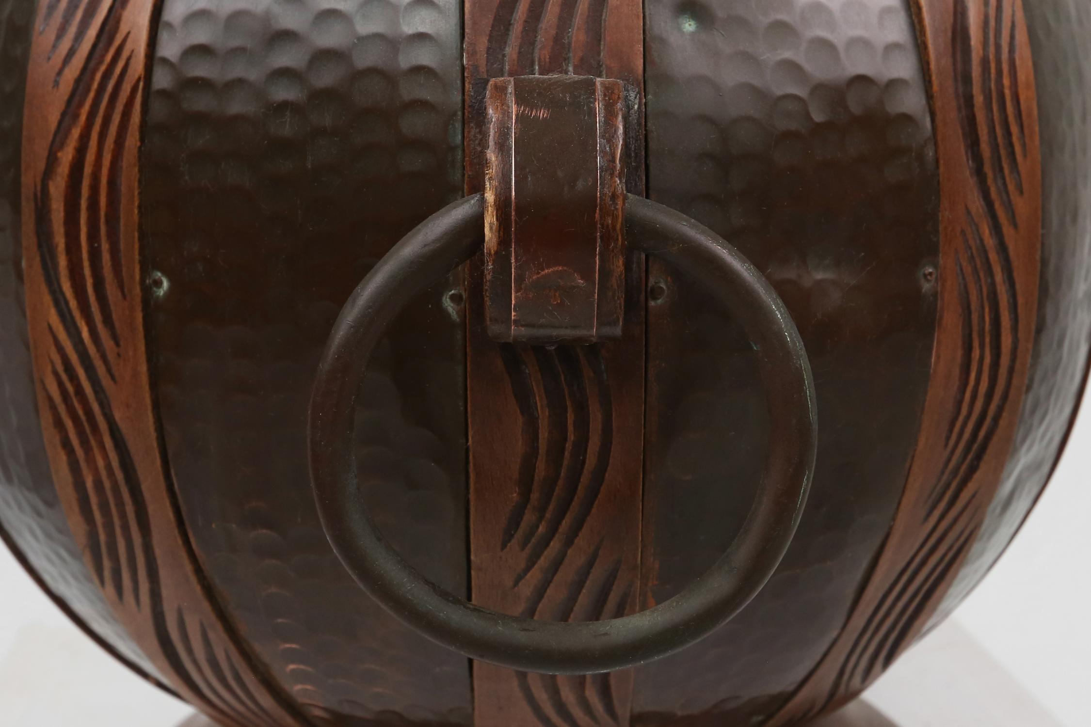 Importante jarrón bola Art Déco de Gustave Surrurier-Bovy, Bélgica ca. 1920 principios del siglo XX en venta