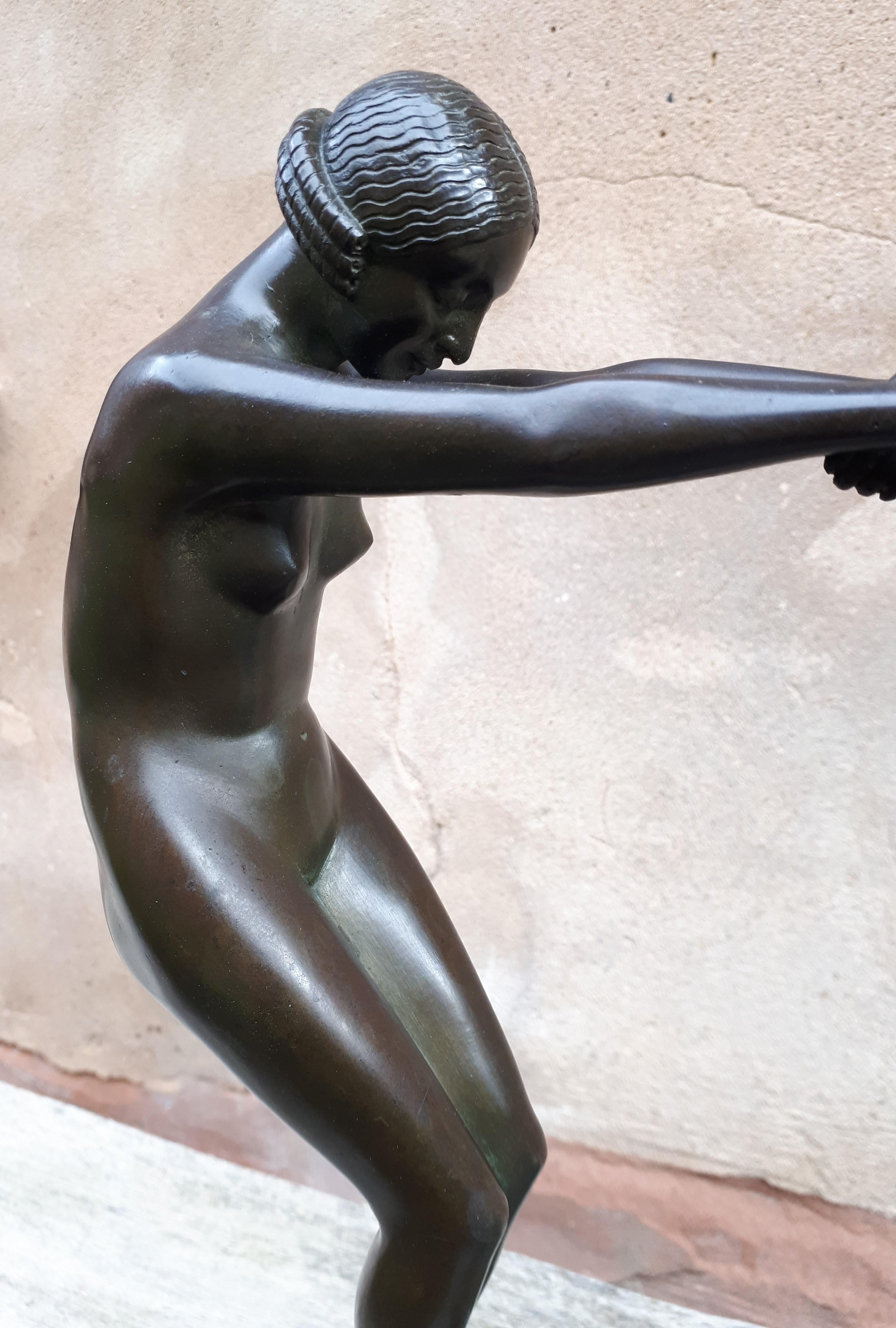 Art déco Importante sculpture Art Déco en bronze, de Claire Jeanne Roberte Colinet en vente