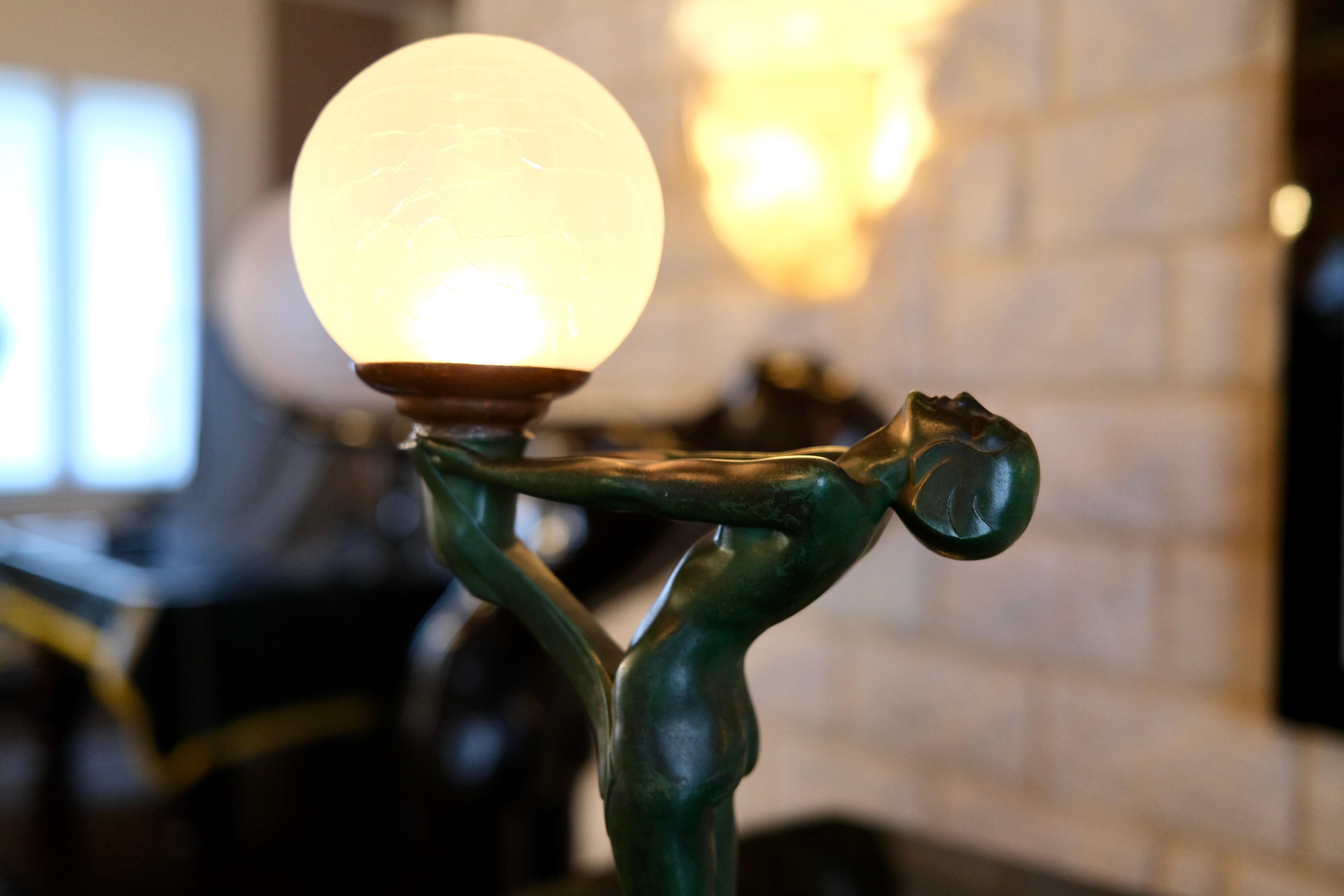 French Important Art Deco Clarté Sculpture Lueur Lamp from the Art Deco Max Le Verrier