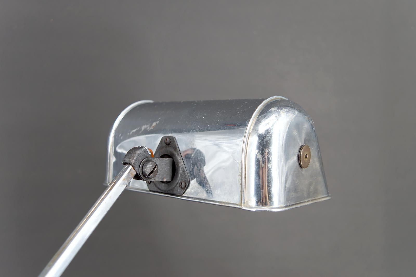 Importante lampada da scrivania Art Deco, cromo, alluminio e marmo, design modernista 1930 in vendita 5