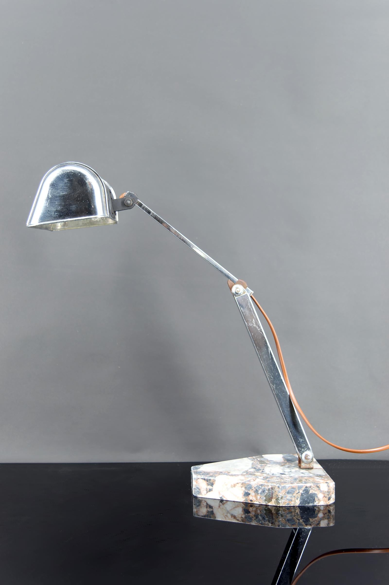 Art Déco Importante lampada da scrivania Art Deco, cromo, alluminio e marmo, design modernista 1930 in vendita