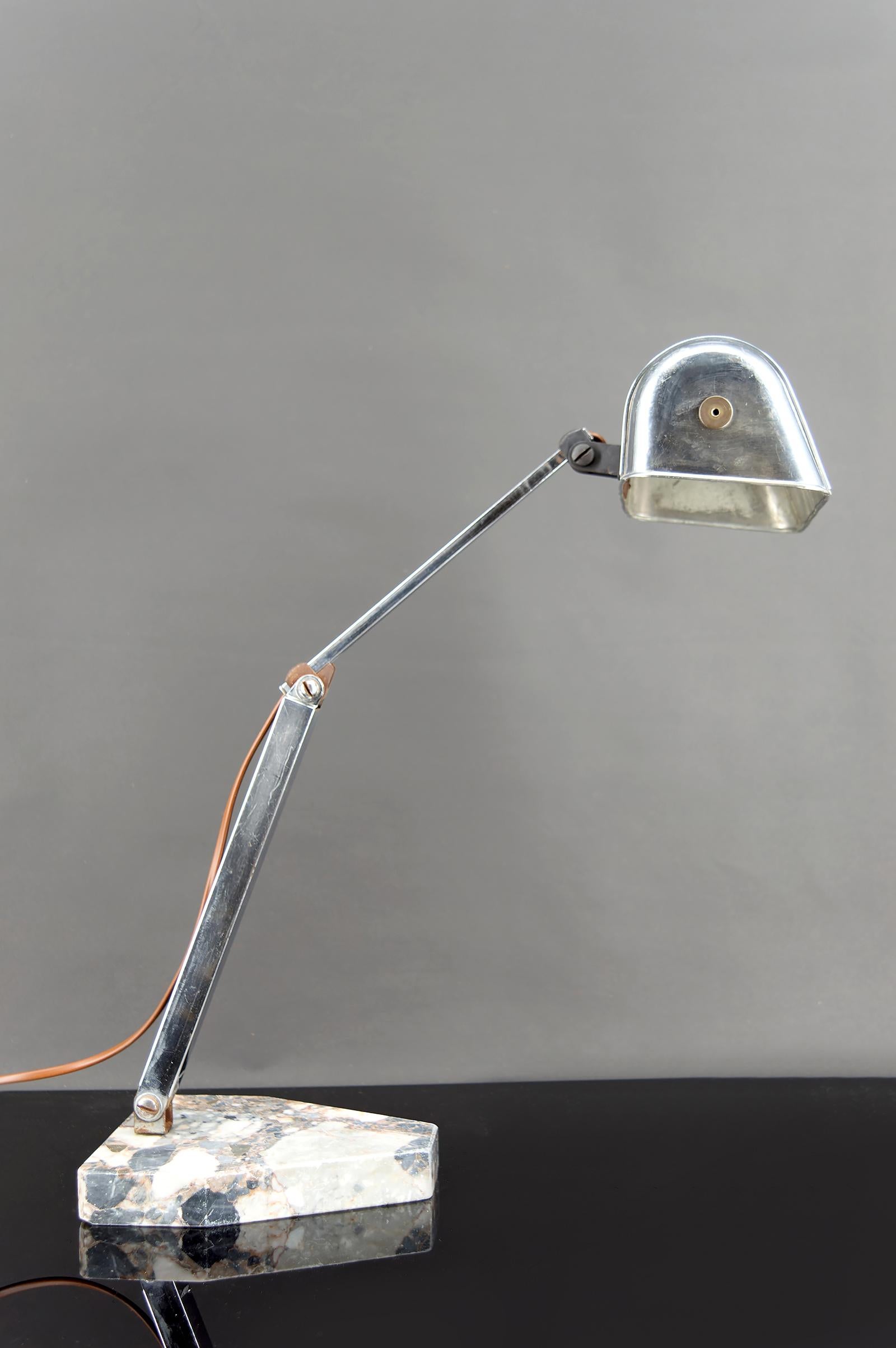 Metà XX secolo Importante lampada da scrivania Art Deco, cromo, alluminio e marmo, design modernista 1930 in vendita