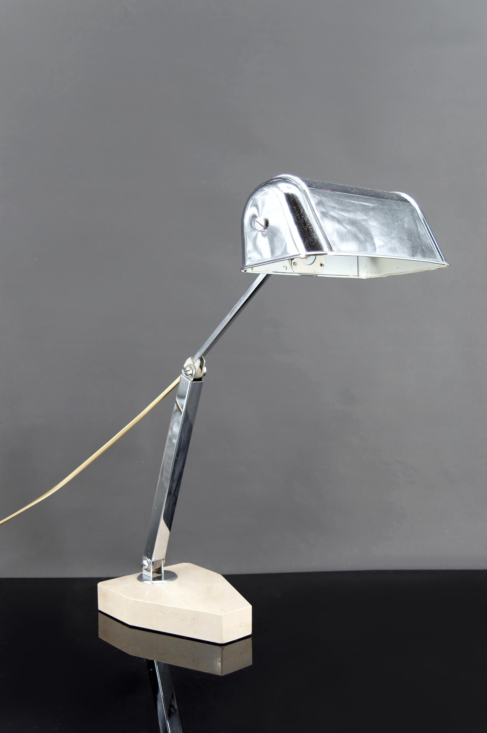 Metallo Importante lampada da scrivania Art Deco, cromo, alluminio e marmo, design modernista 1930 in vendita