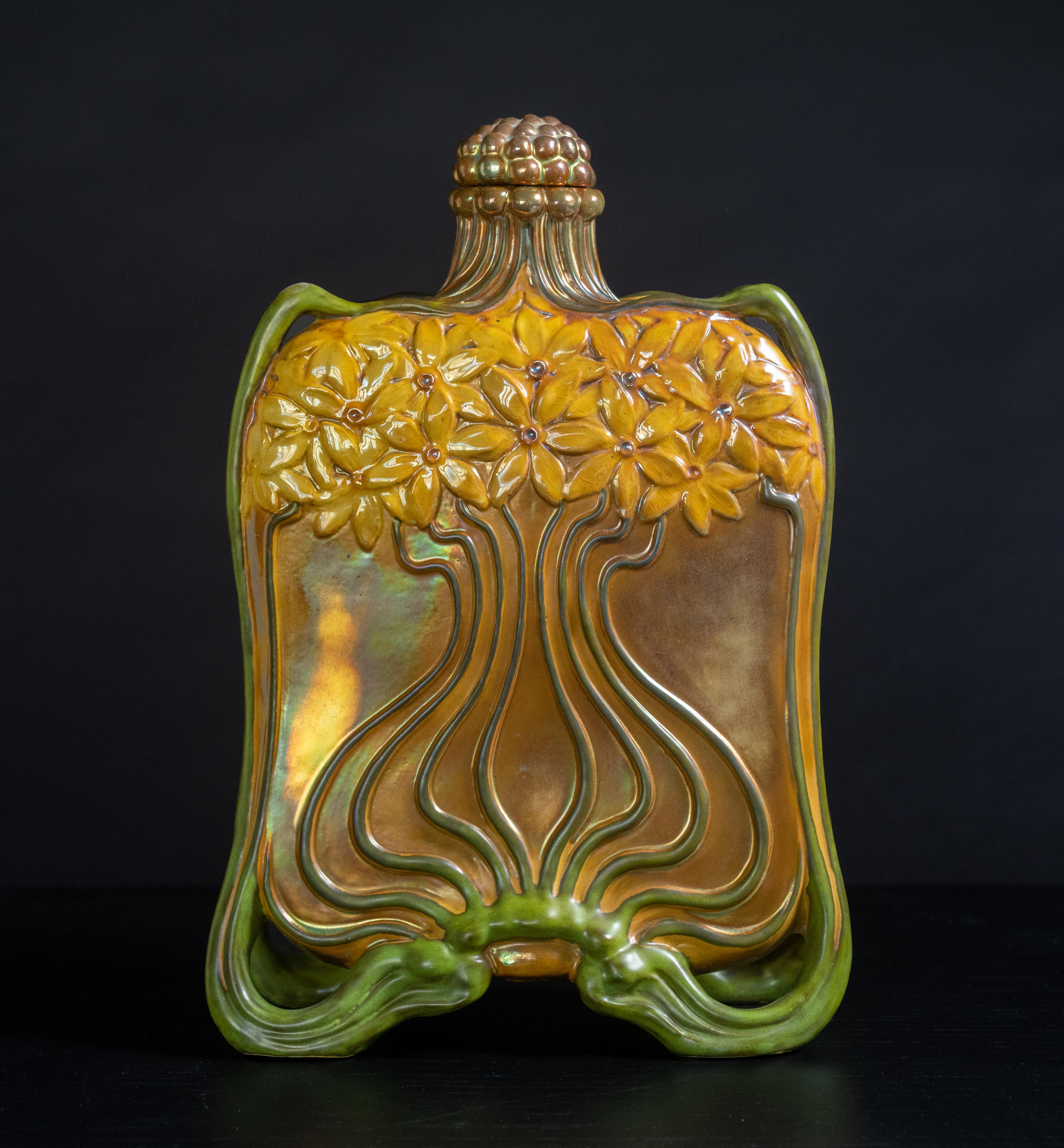 Art nouveau Important Flask Art Nouveau Zsolnay de Lajos Mack pour Zsolnay en vente