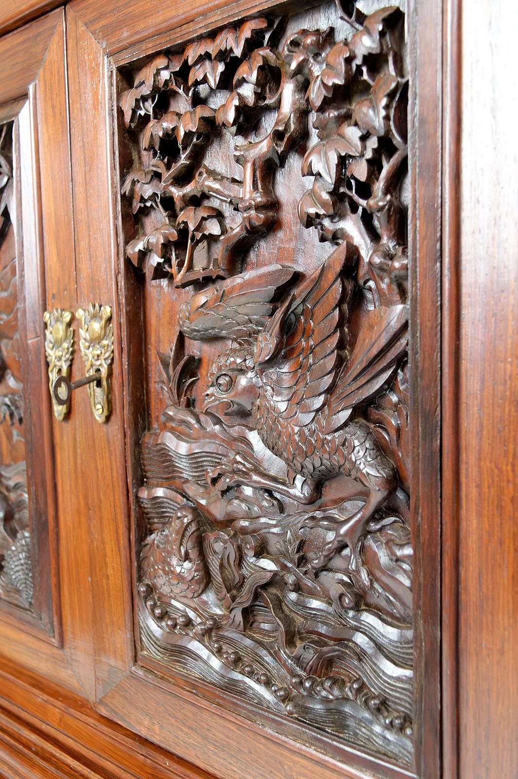 Important Asian Cabinet in carved wood, Vietnam or China, Circa 1880 For Sale 8