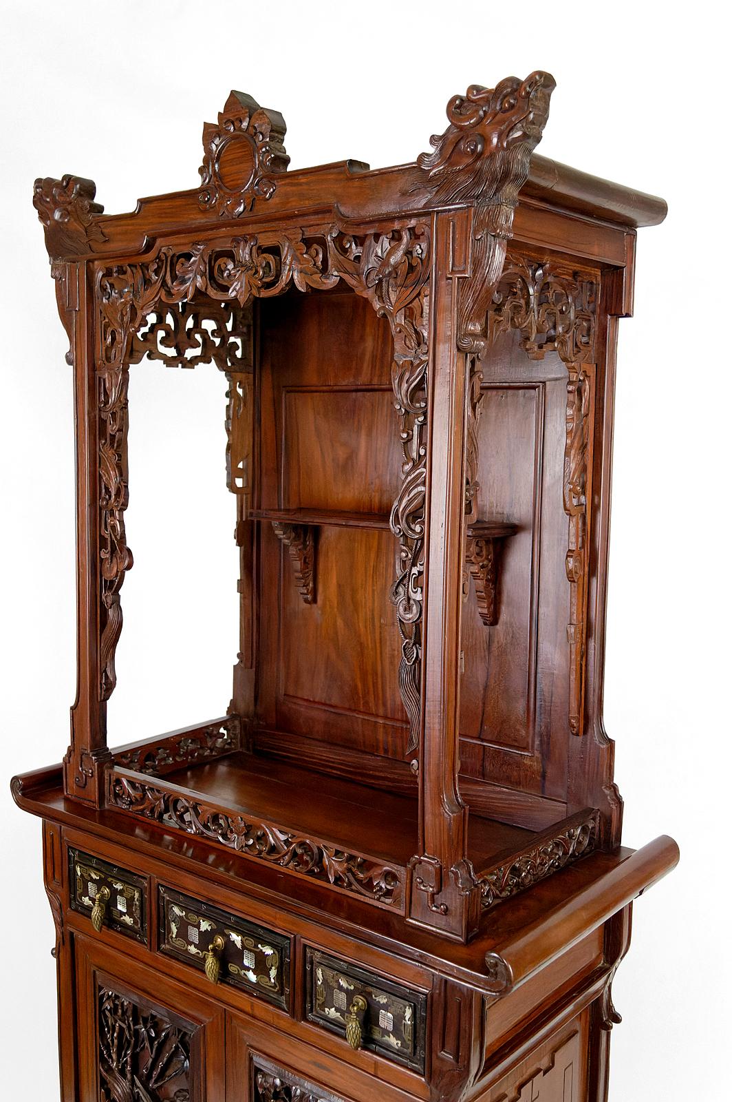 Late 19th Century Important Asian Cabinet in carved wood, Vietnam or China, Circa 1880 For Sale