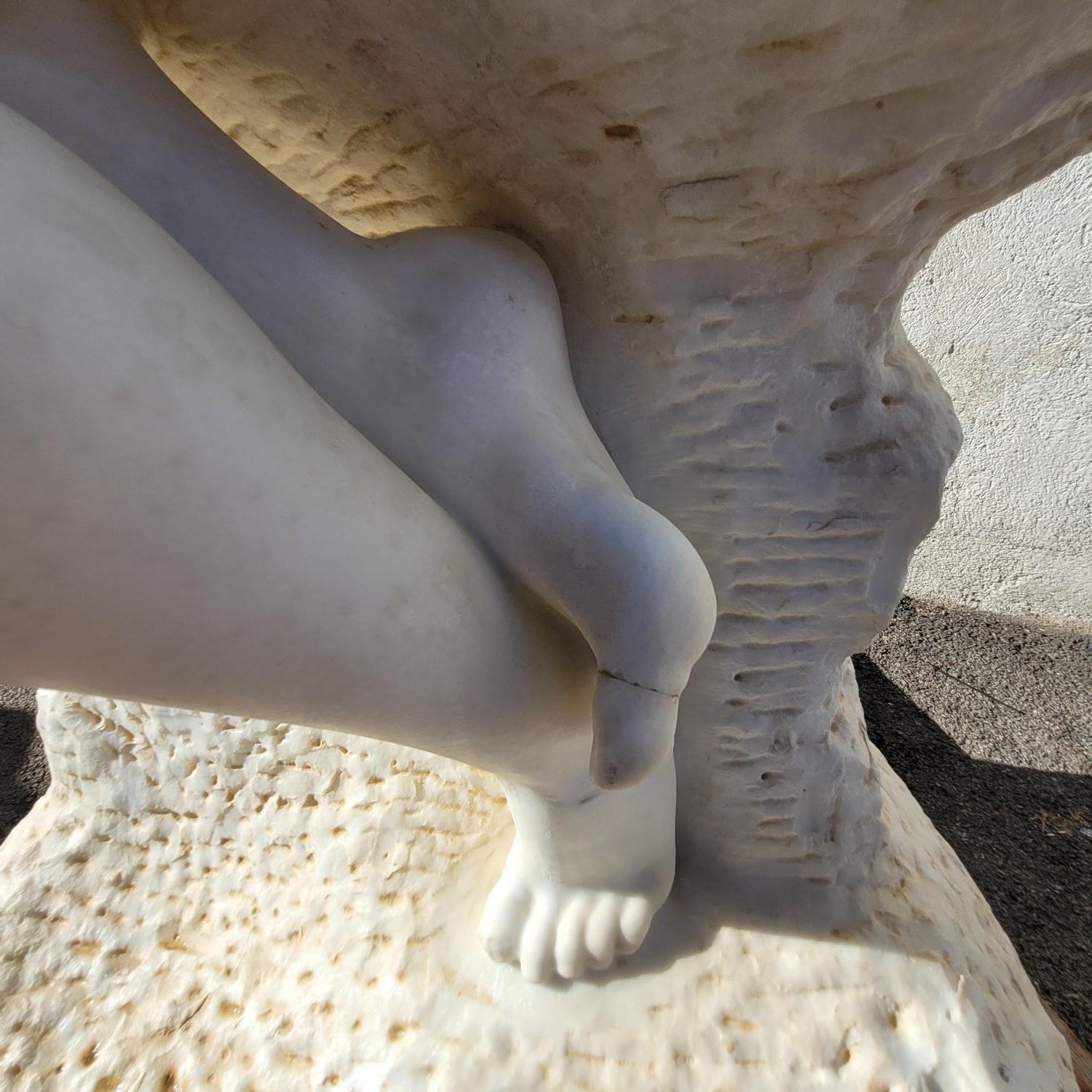 Wichtiger Badegast auf einem Felsen, großer weißer Marmor (155 cm), Ende 19. (Europäisch) im Angebot