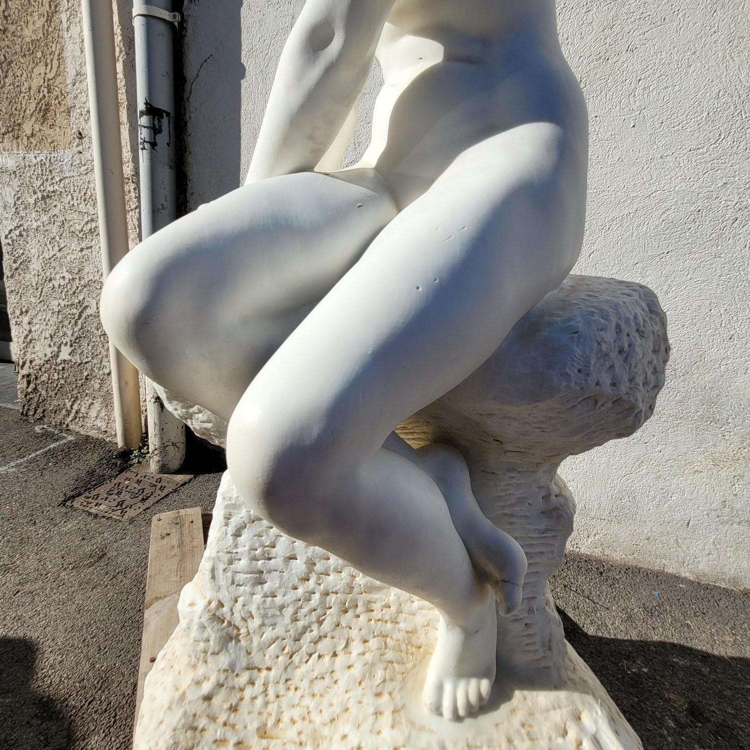 Wichtiger Badegast auf einem Felsen, großer weißer Marmor (155 cm), Ende 19. im Zustand „Gut“ im Angebot in MARSEILLE, FR