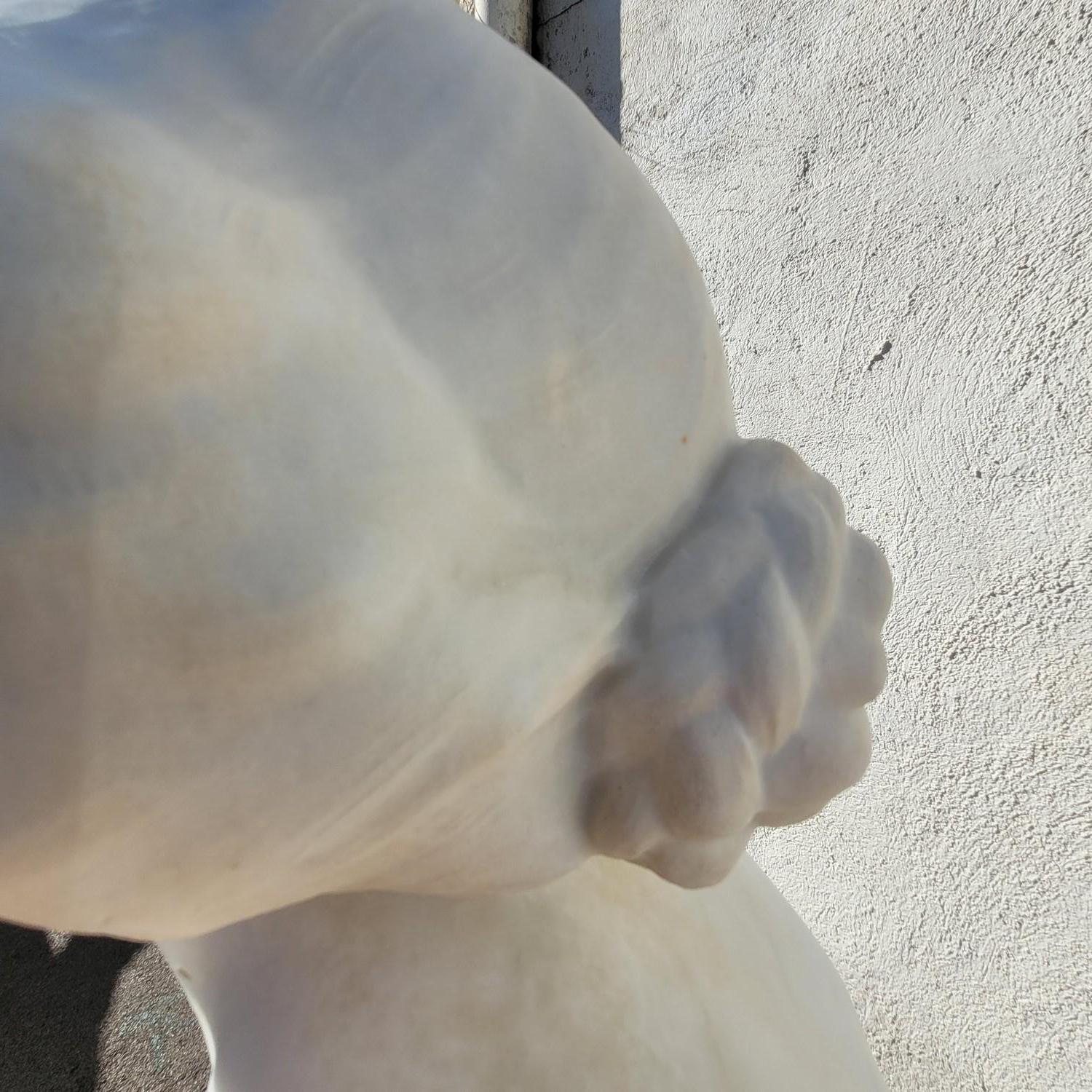 Wichtiger Badegast auf einem Felsen, großer weißer Marmor (155 cm), Ende 19. (19. Jahrhundert) im Angebot