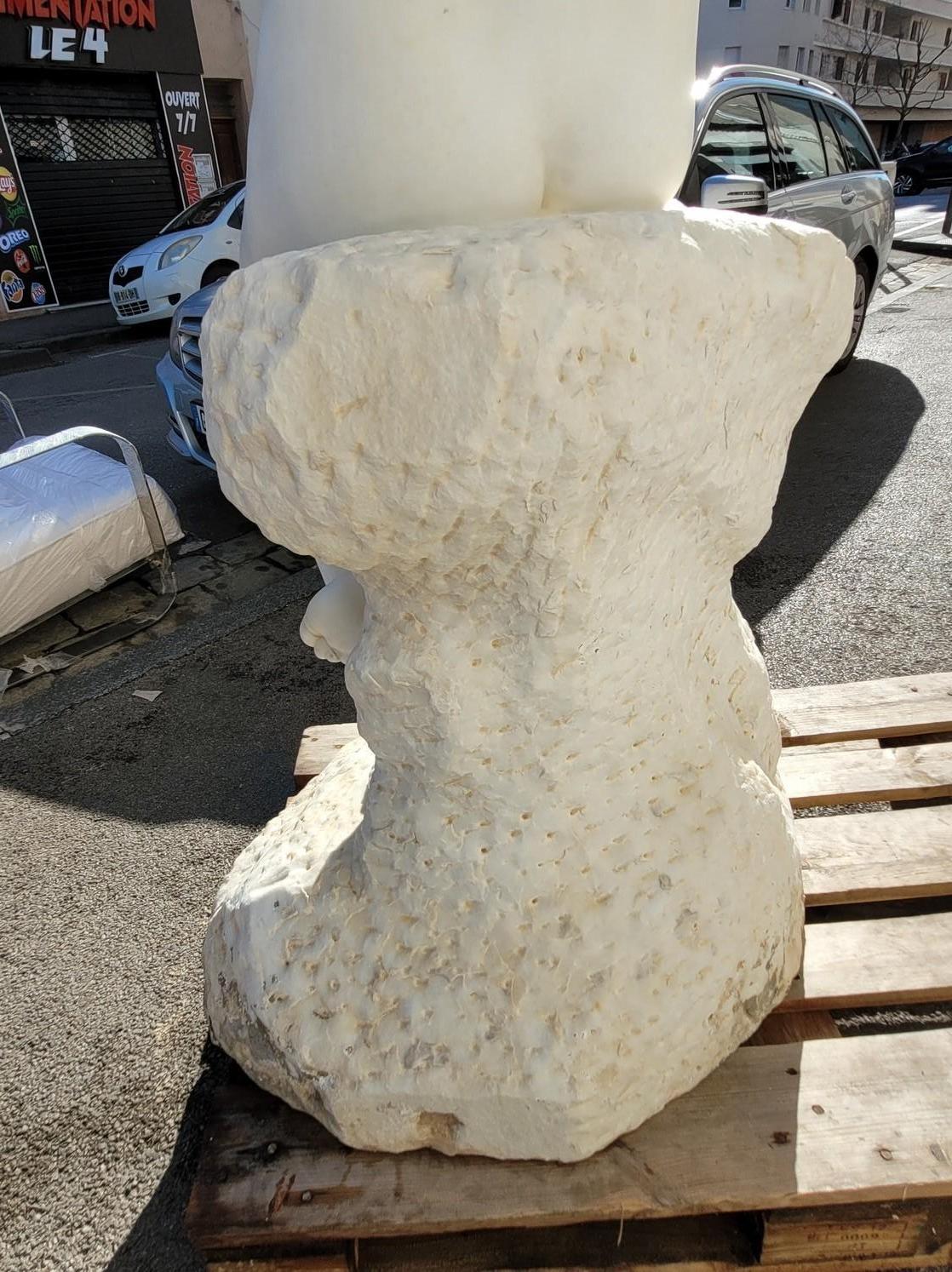 Wichtiger Badegast auf einem Felsen, großer weißer Marmor (155 cm), Ende 19. im Angebot 2