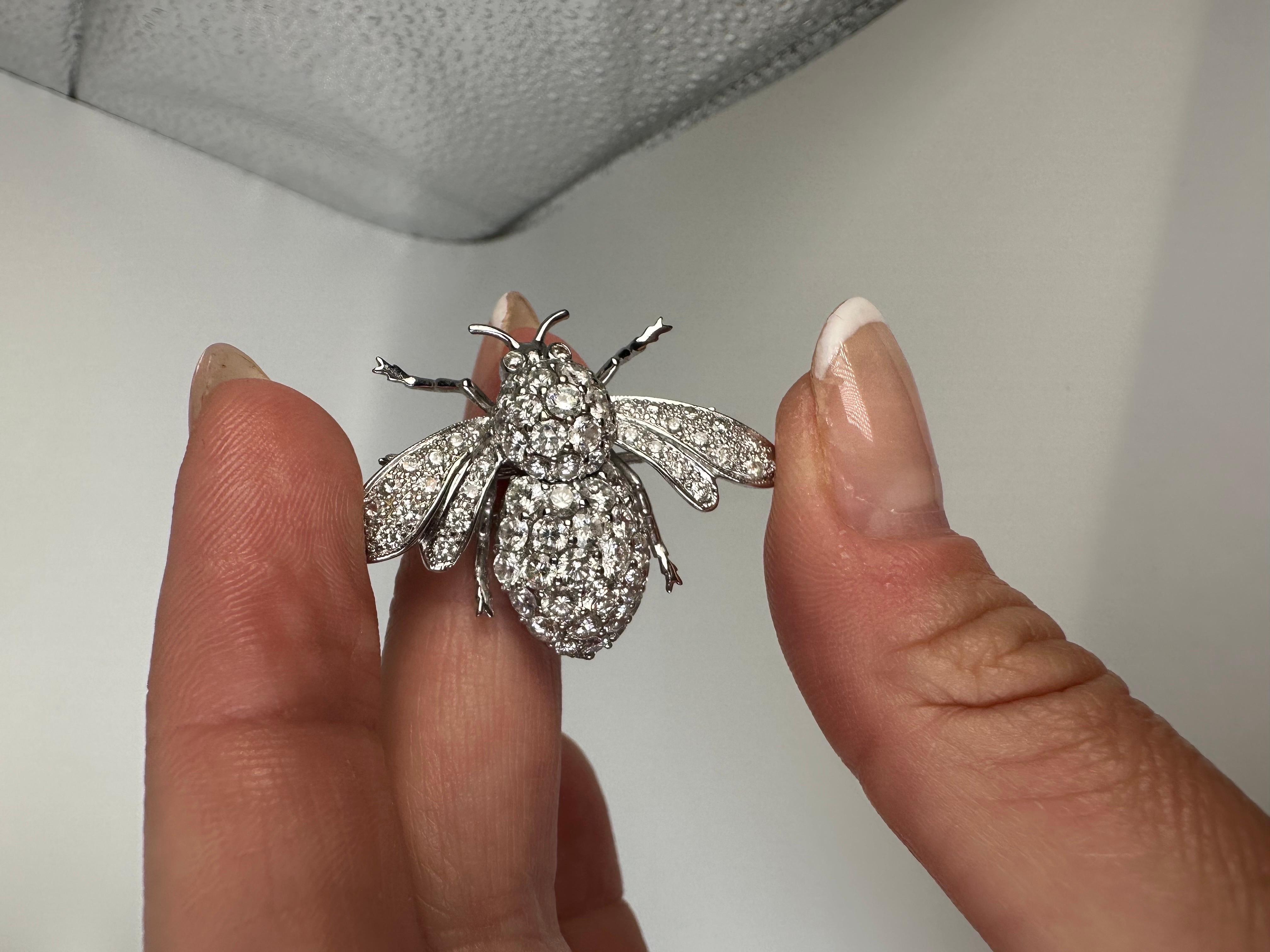 Women's or Men's Important bee brooch pin diamond pave brooch 18KT For Sale