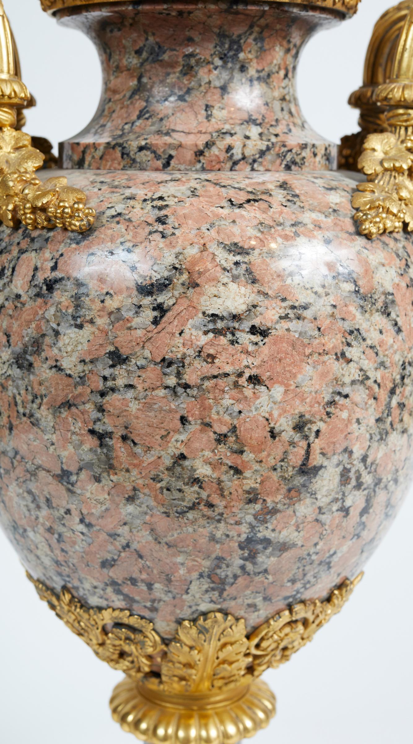 Important Belle Époque Period Louis XVI Style Granite Urn For Sale 7