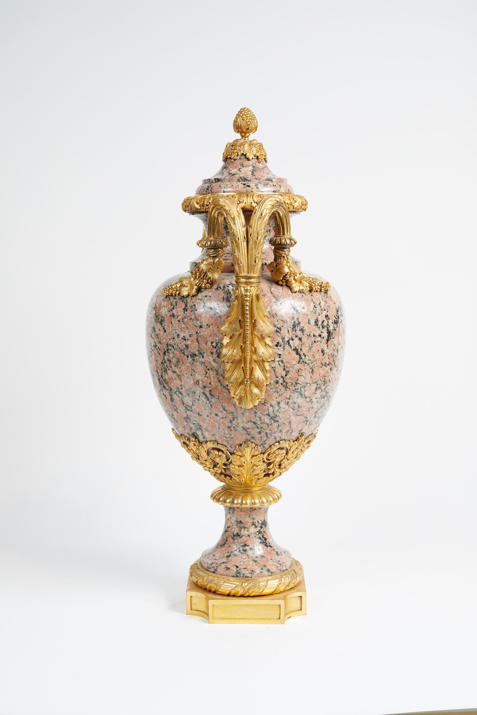 Important Belle Époque Period Louis XVI Style Granite Urn For Sale 8