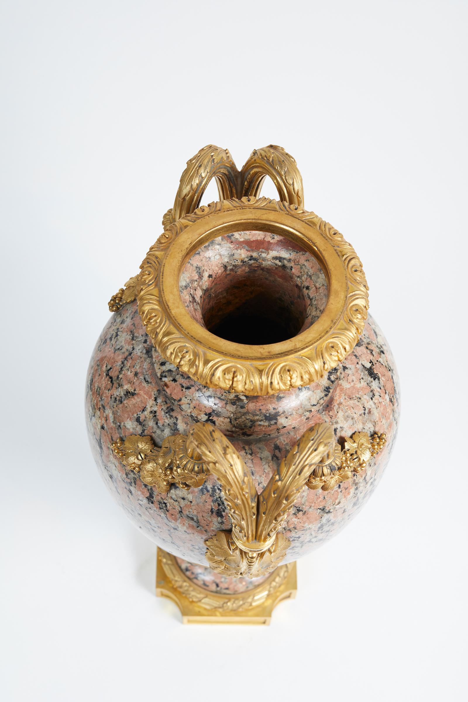Important Belle Époque Period Louis XVI Style Granite Urn For Sale 10
