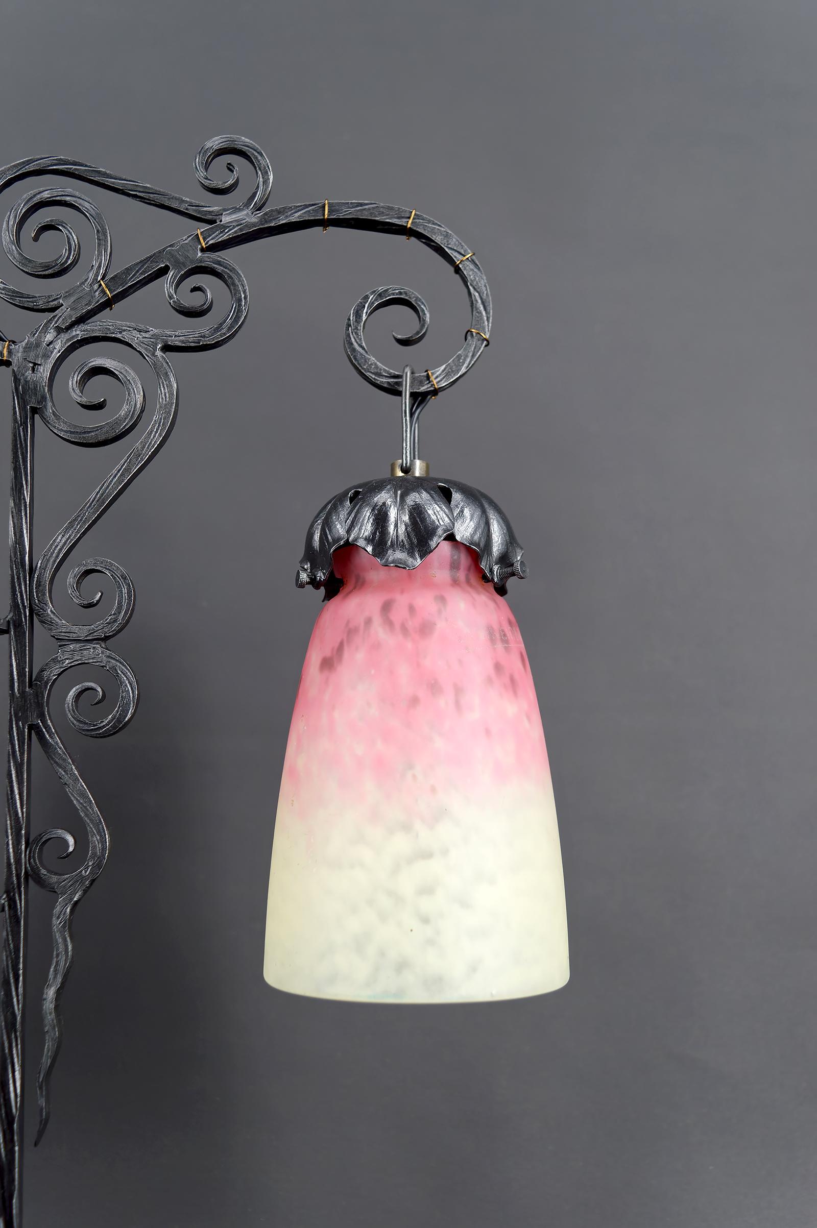Important Bicéphalous Wrought Iron Lamp by Schneider, France, Art Deco, 1920's For Sale 3